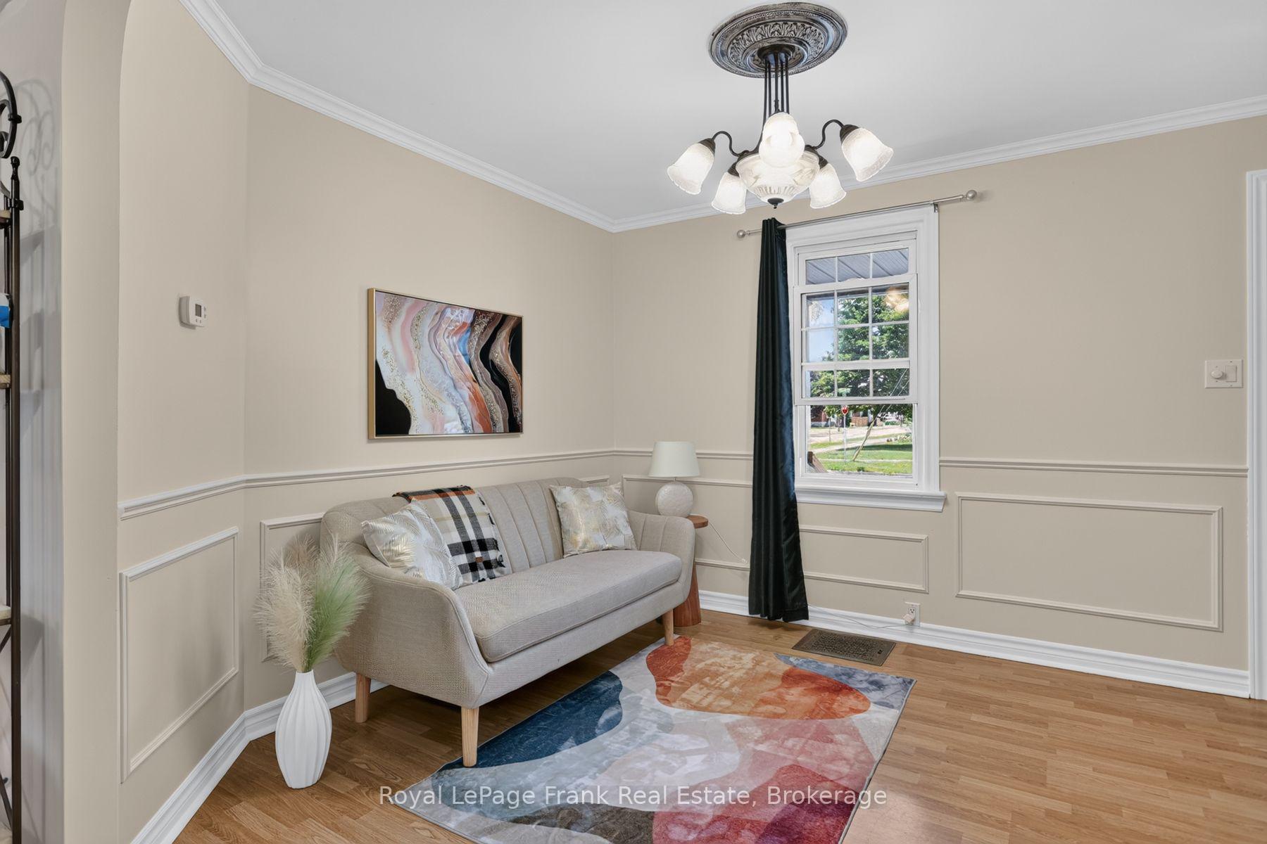 Photo 15 of 728 Hurley Street, Peterborough, Otonabee Ward 1 — HOMEH