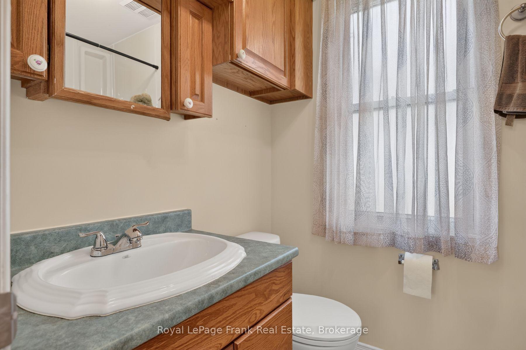 Photo 17 of 728 Hurley Street, Peterborough, Otonabee Ward 1 — HOMEH