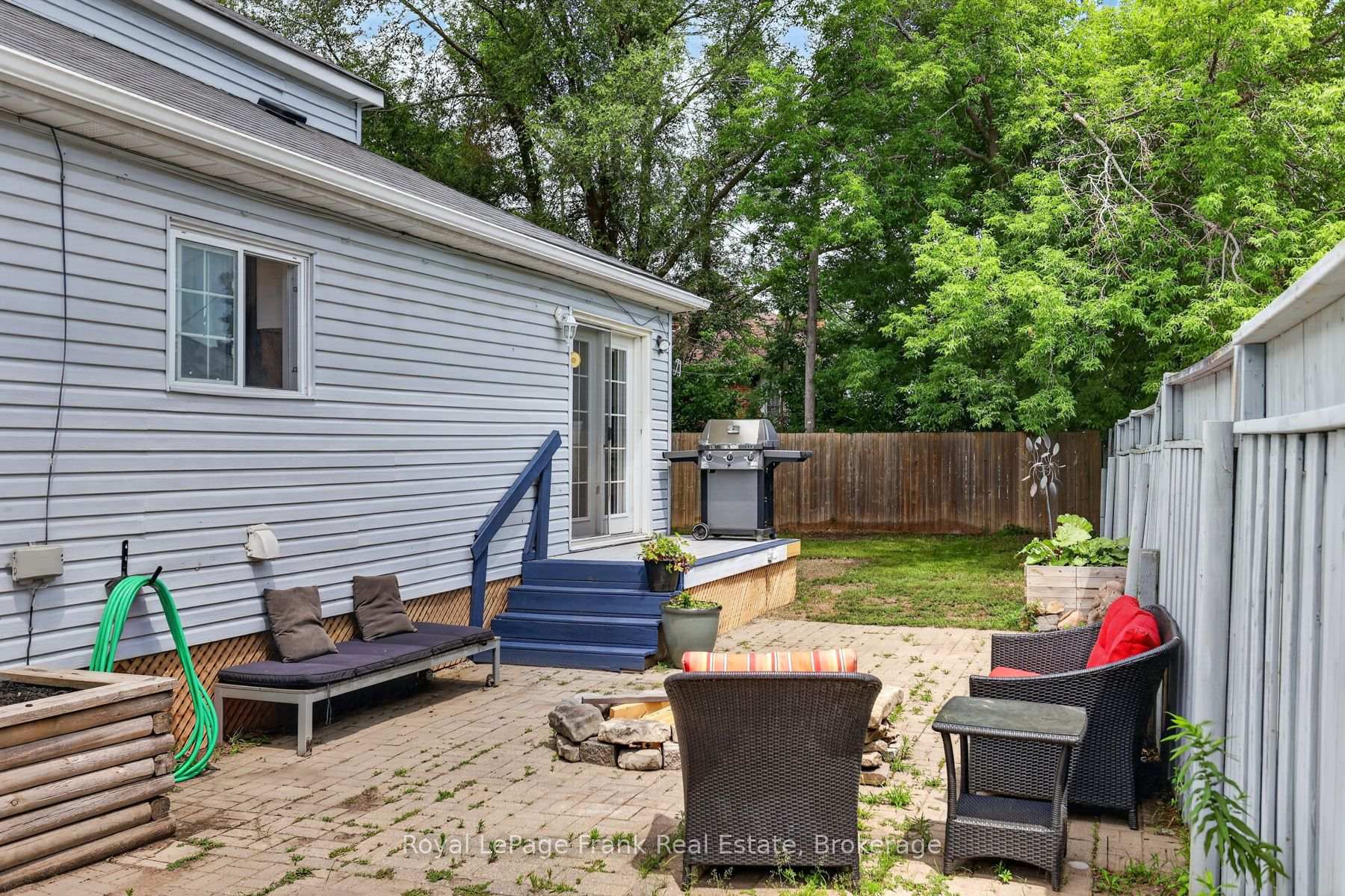 Photo 43 of 728 Hurley Street, Peterborough, Otonabee Ward 1 — HOMEH