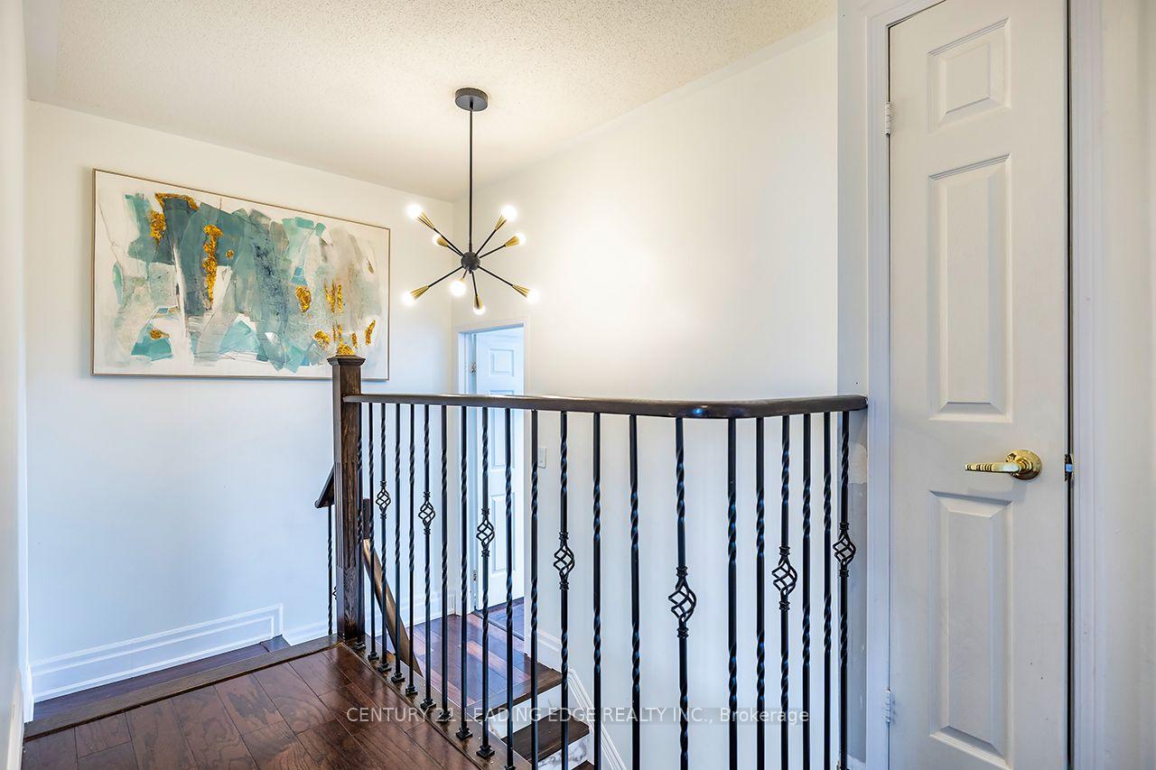 Photo 4 of 14 Guildwood Drive, Clarington, Bowmanville — HOMEH