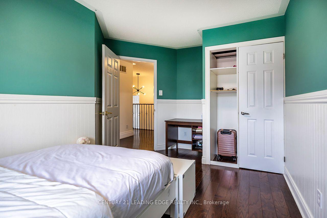 Photo 9 of 14 Guildwood Drive, Clarington, Bowmanville — HOMEH