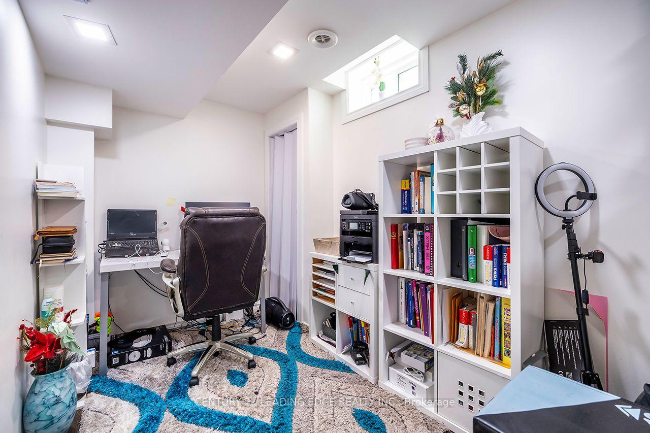 Photo 15 of 14 Guildwood Drive, Clarington, Bowmanville — HOMEH
