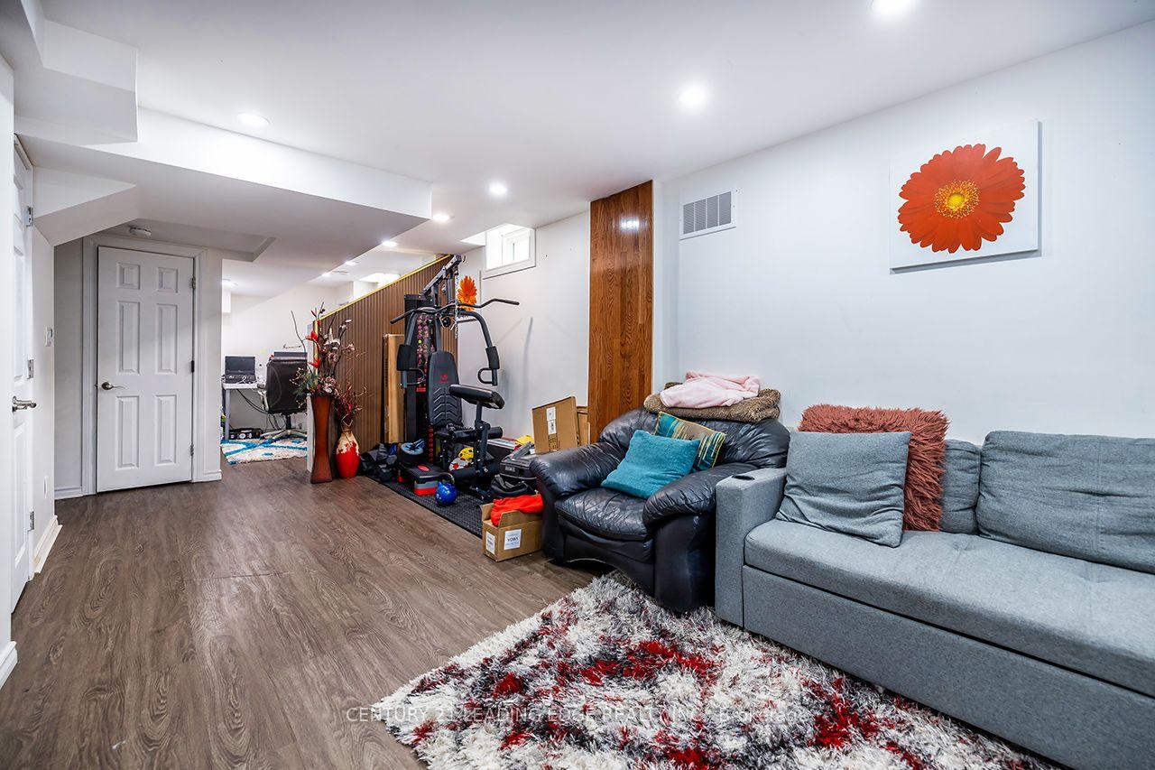 Photo 18 of 14 Guildwood Drive, Clarington, Bowmanville — HOMEH