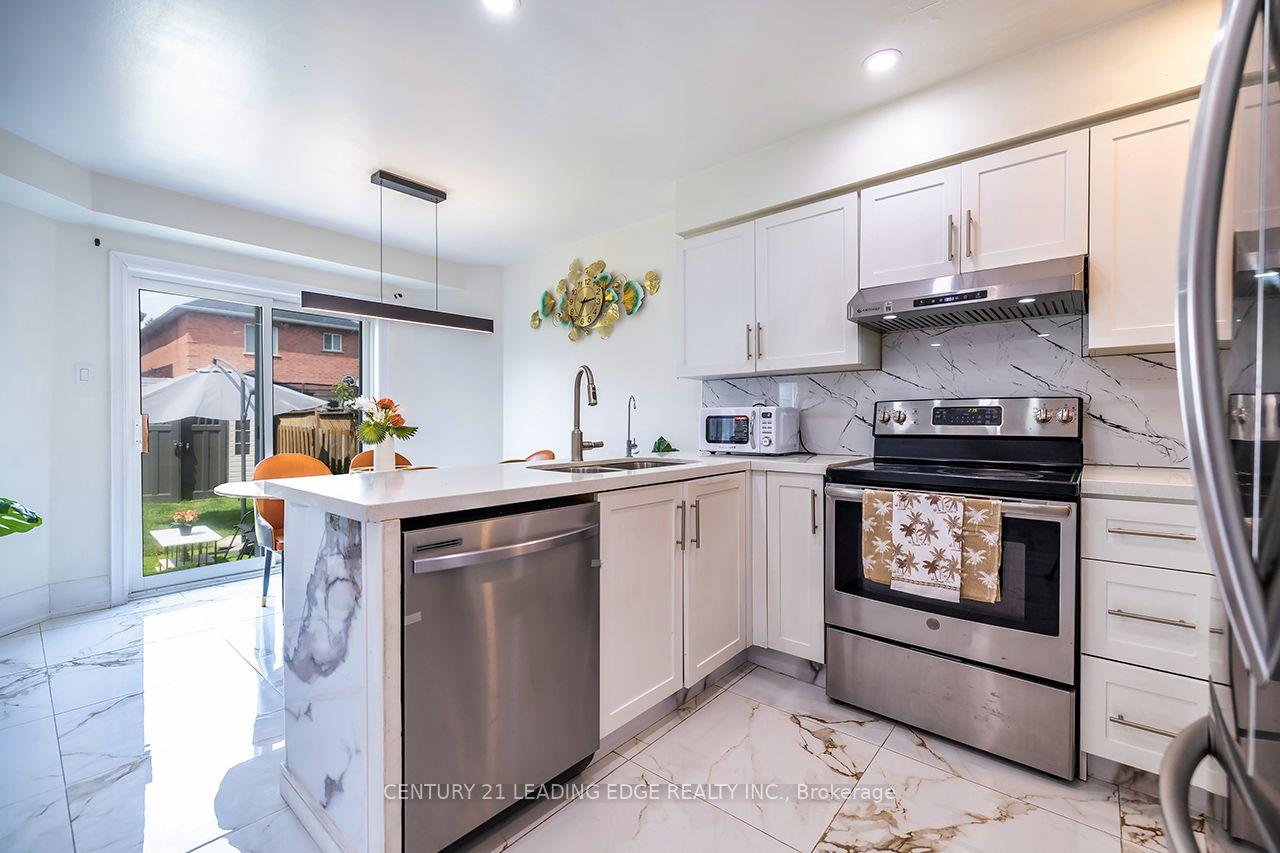Photo 21 of 14 Guildwood Drive, Clarington, Bowmanville — HOMEH