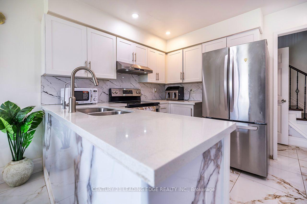 Photo 23 of 14 Guildwood Drive, Clarington, Bowmanville — HOMEH
