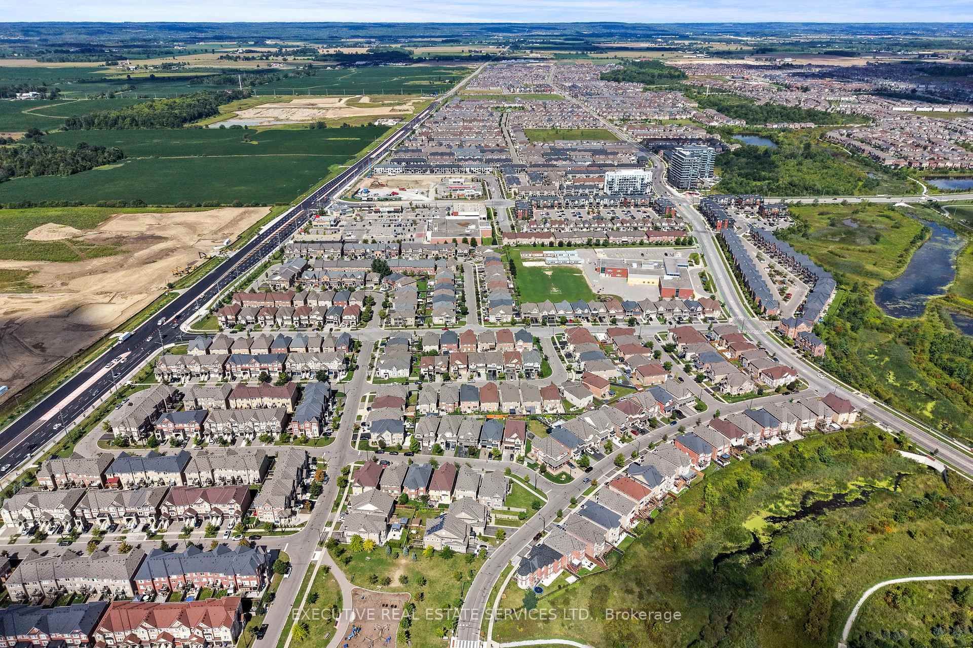 Photo 10 of 7 Yelands Road, Brampton, Northwest Brampton — HOMEH