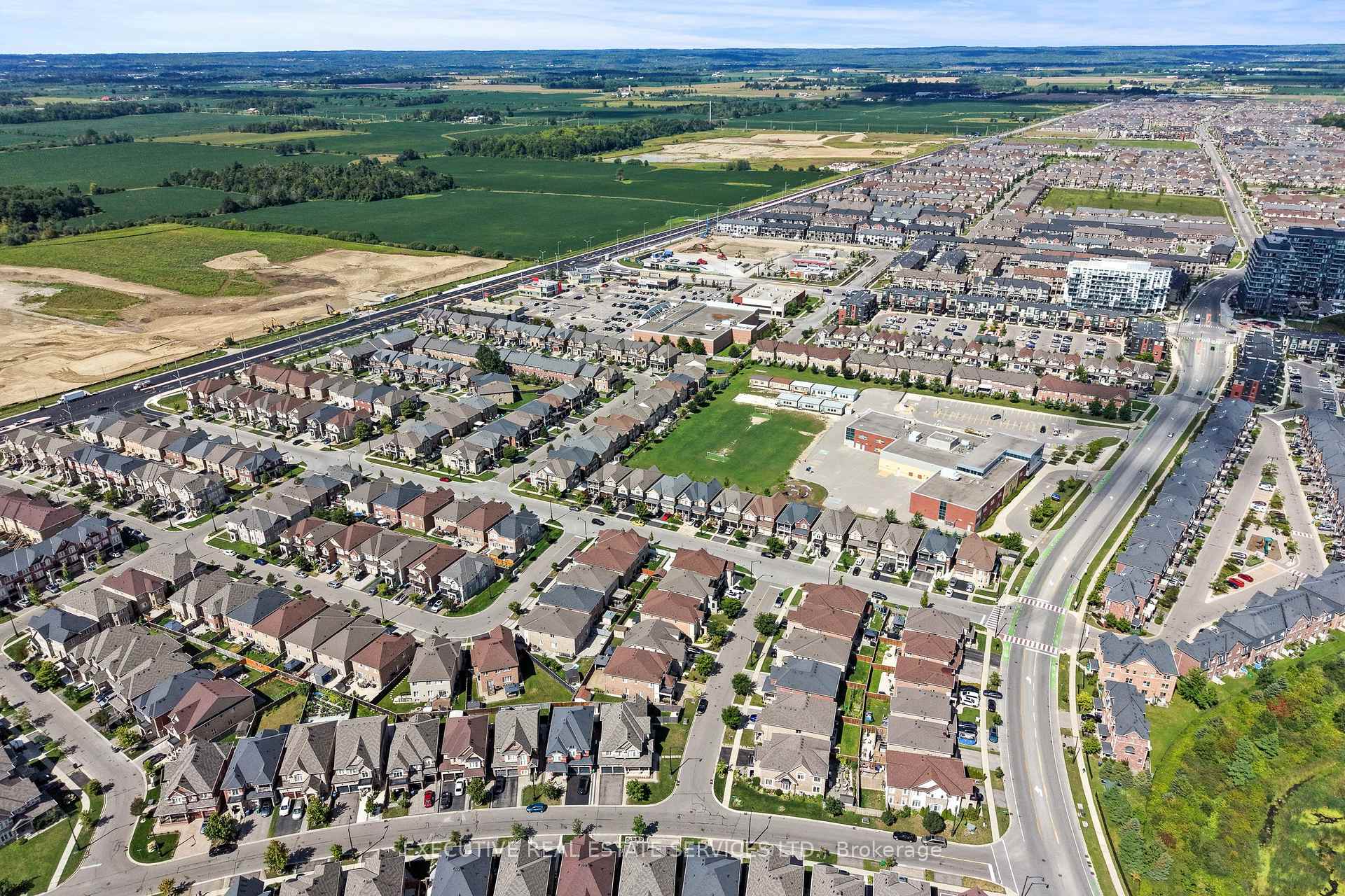 Photo 11 of 7 Yelands Road, Brampton, Northwest Brampton — HOMEH