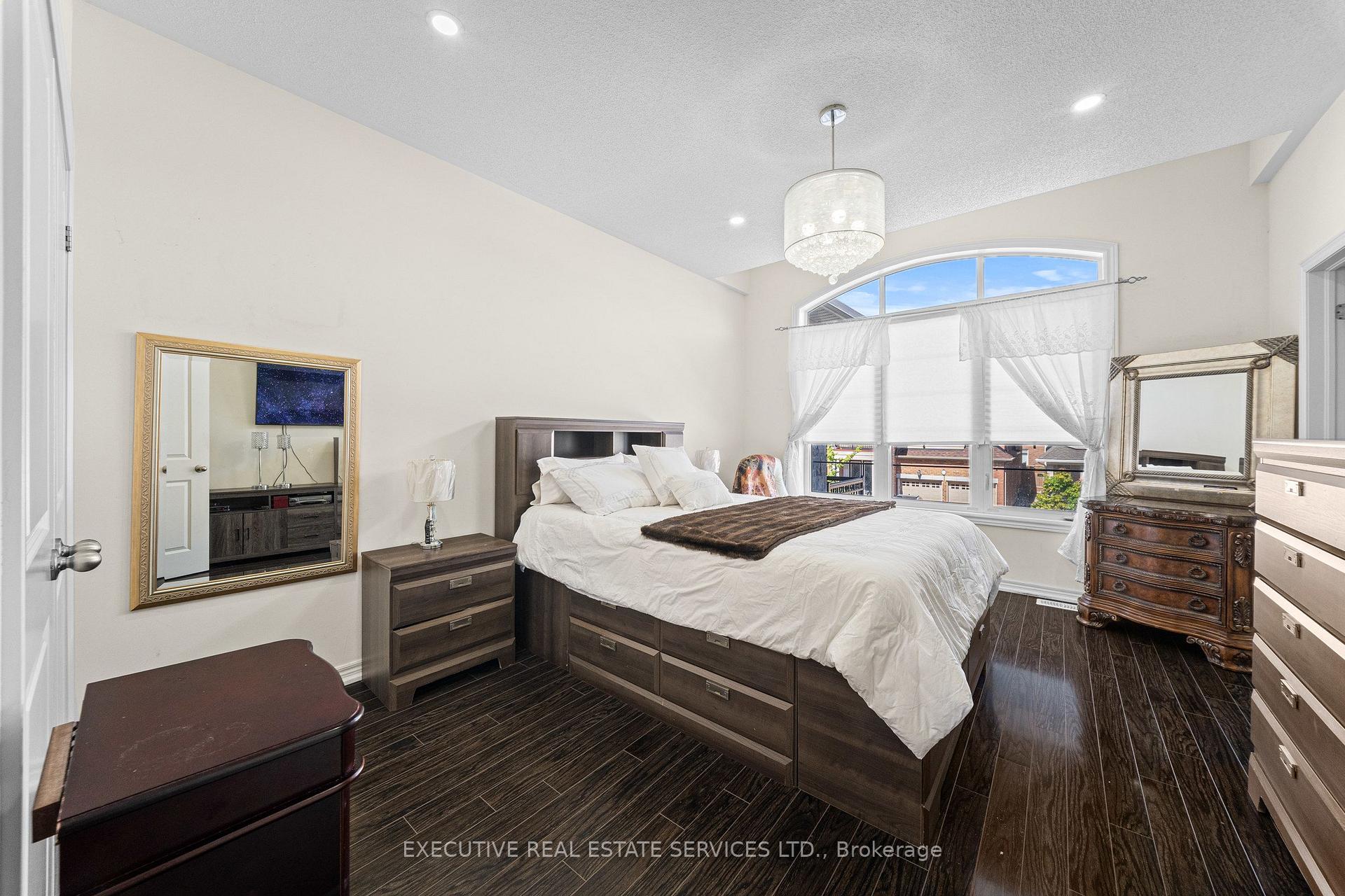 Photo 39 of 7 Yelands Road, Brampton, Northwest Brampton — HOMEH
