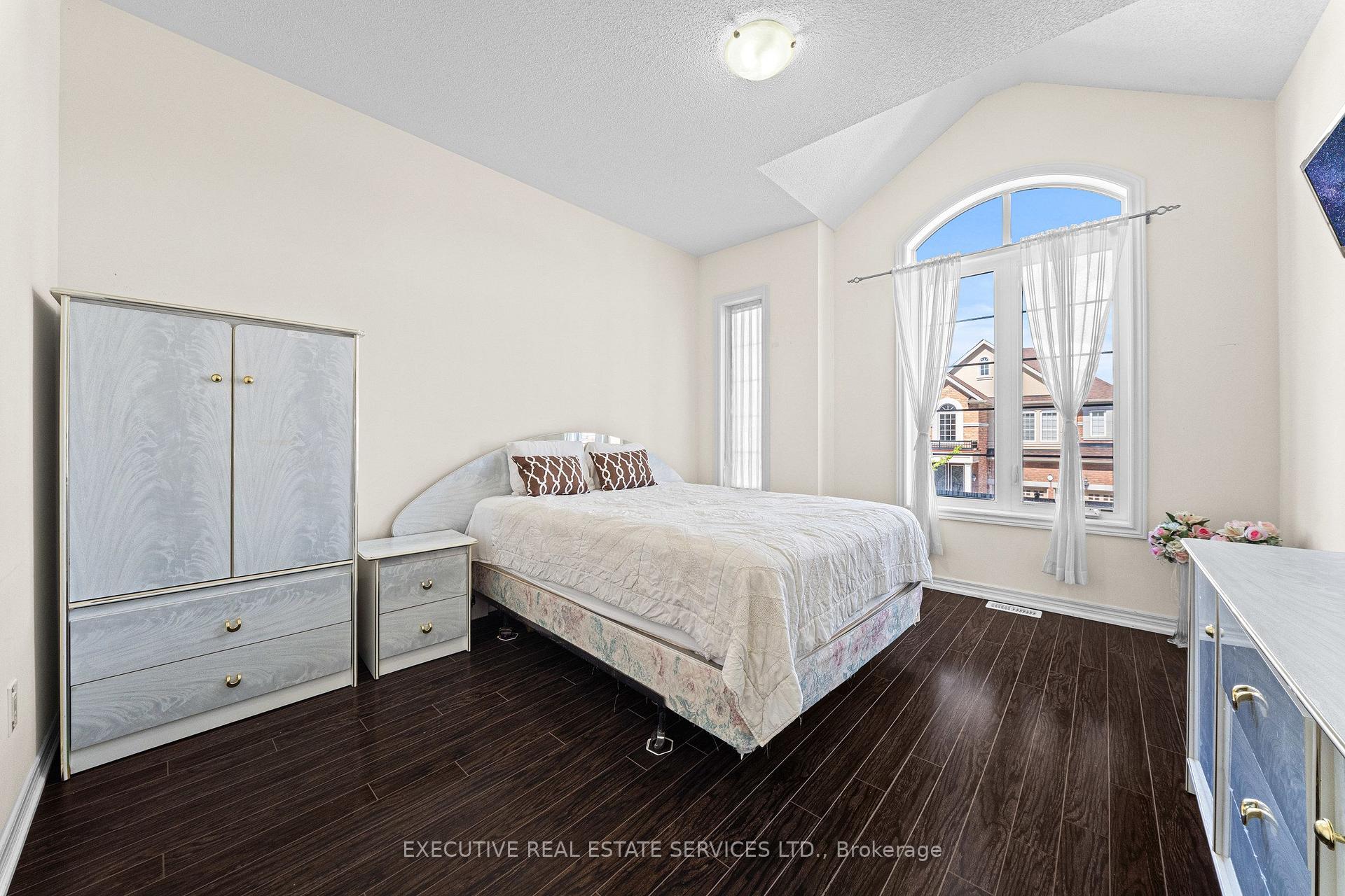 Photo 46 of 7 Yelands Road, Brampton, Northwest Brampton — HOMEH