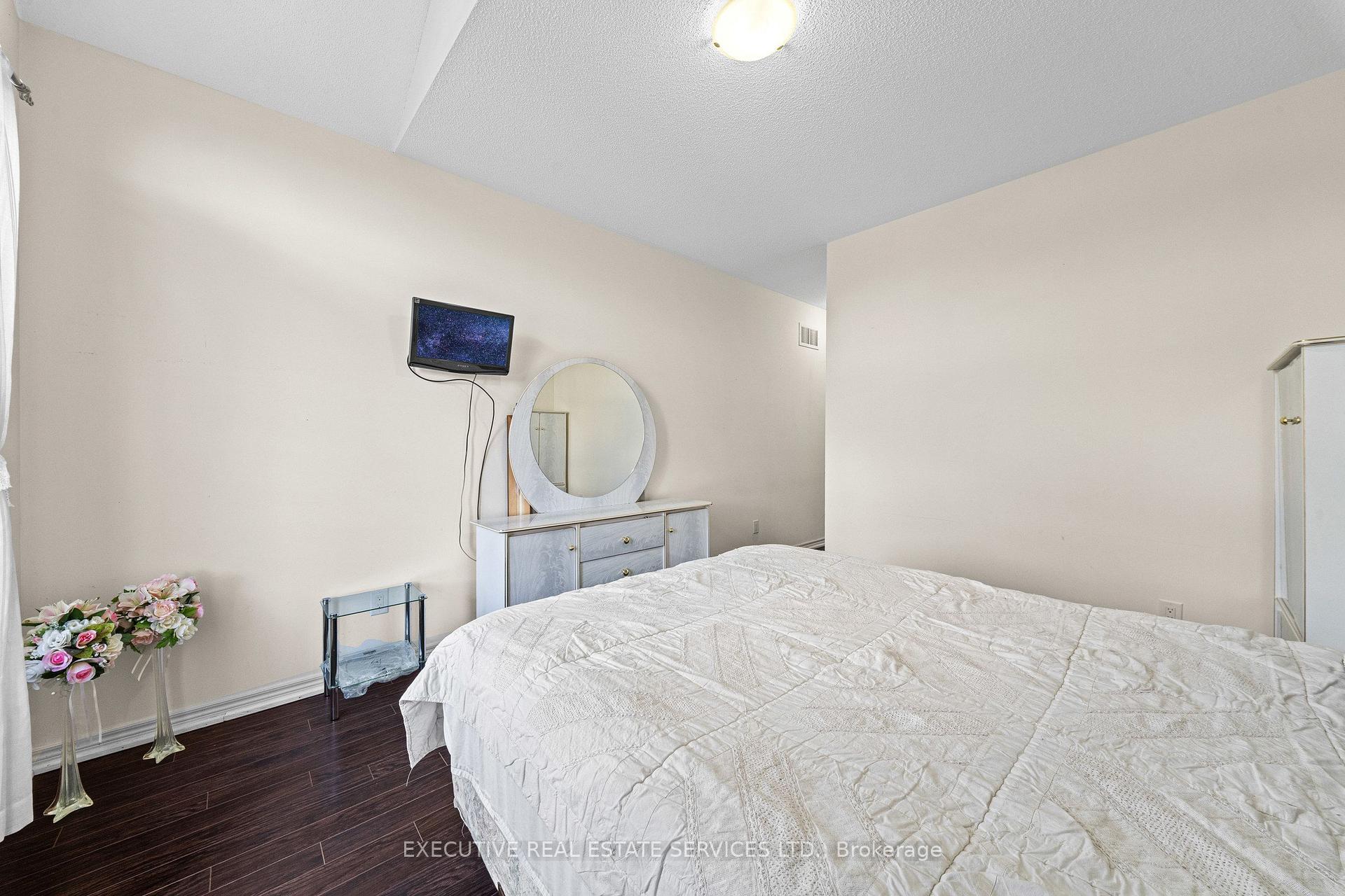 Photo 47 of 7 Yelands Road, Brampton, Northwest Brampton — HOMEH