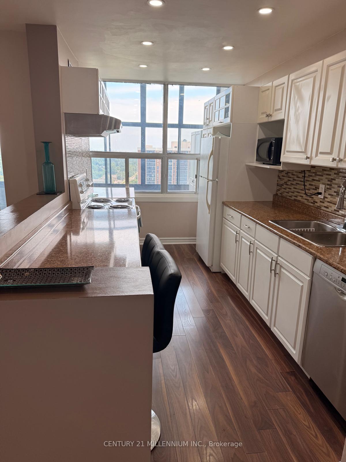 Photo 12 of Unit 1903, 25 Kensington Road, Brampton, Queen Street Corridor — HOMEH