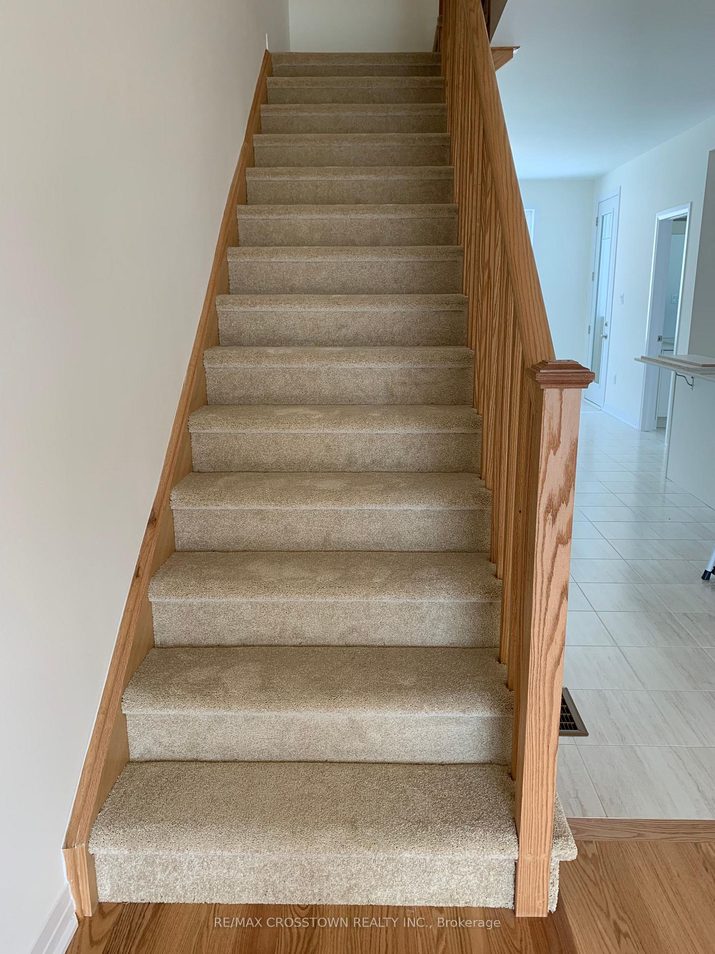 Photo 11 of 550 Hudson Crescent, Midland — HOMEH