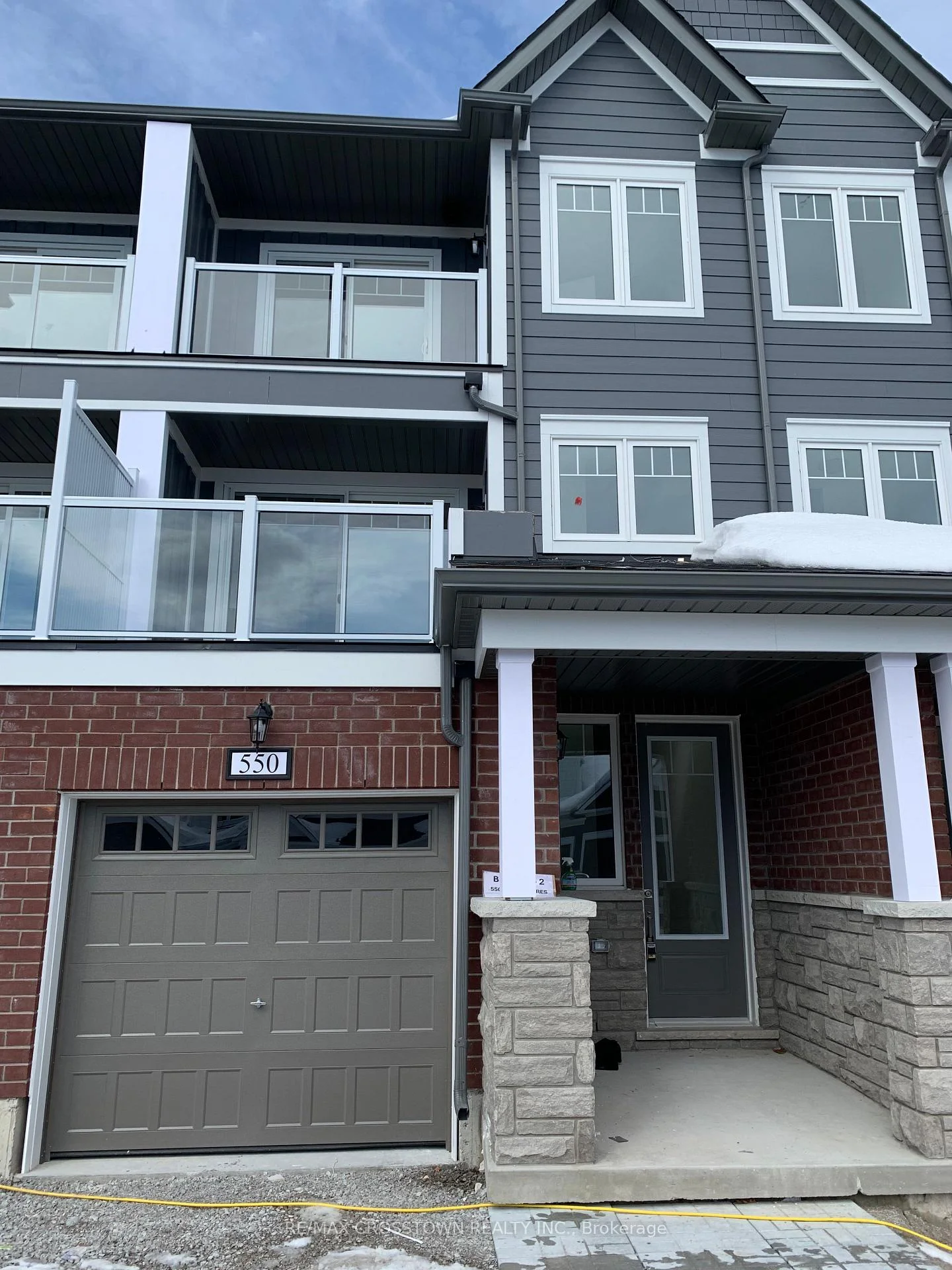 Photo 2 of 550 Hudson Crescent, Midland — HOMEH