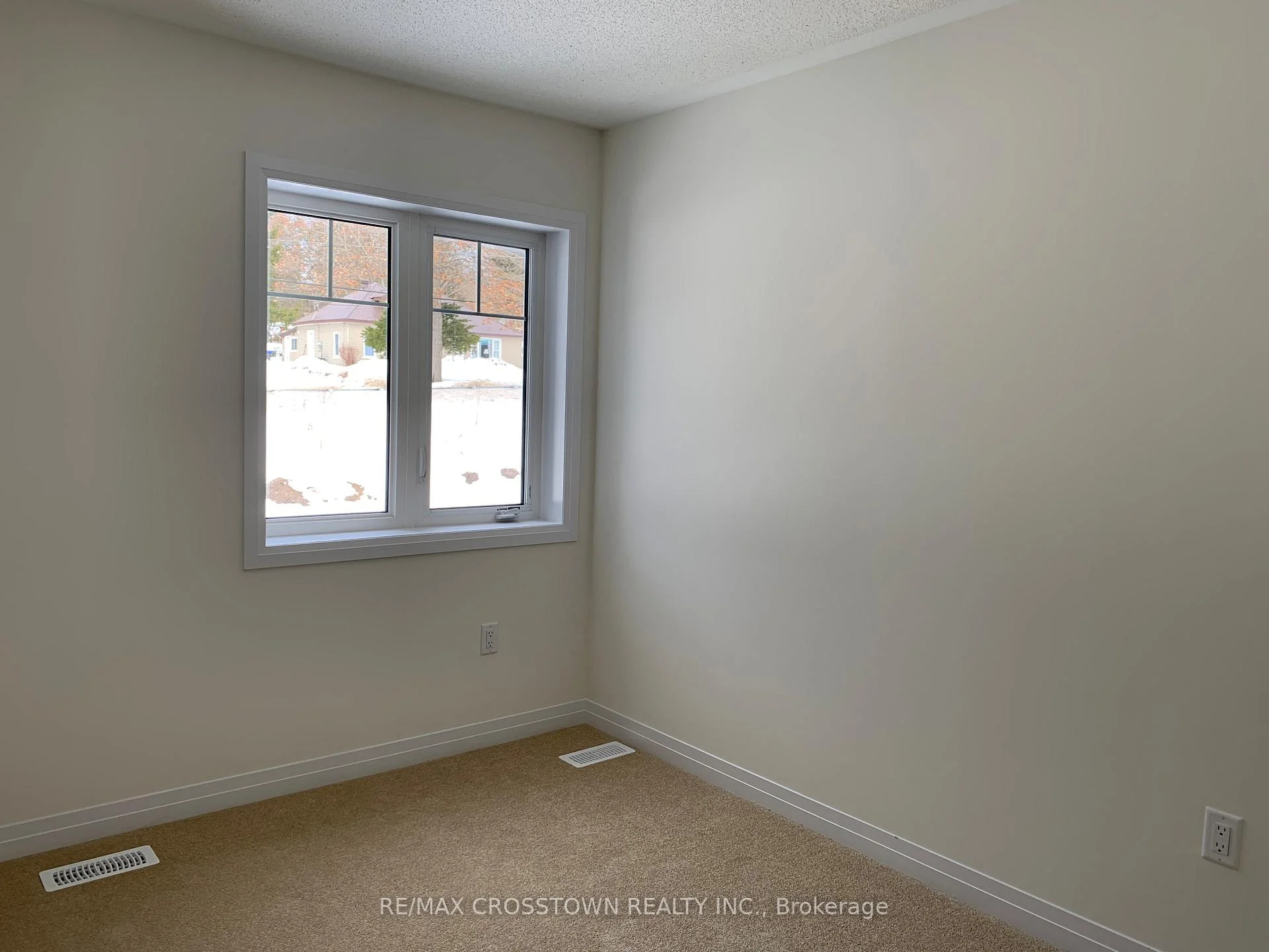 Photo 15 of 550 Hudson Crescent, Midland — HOMEH