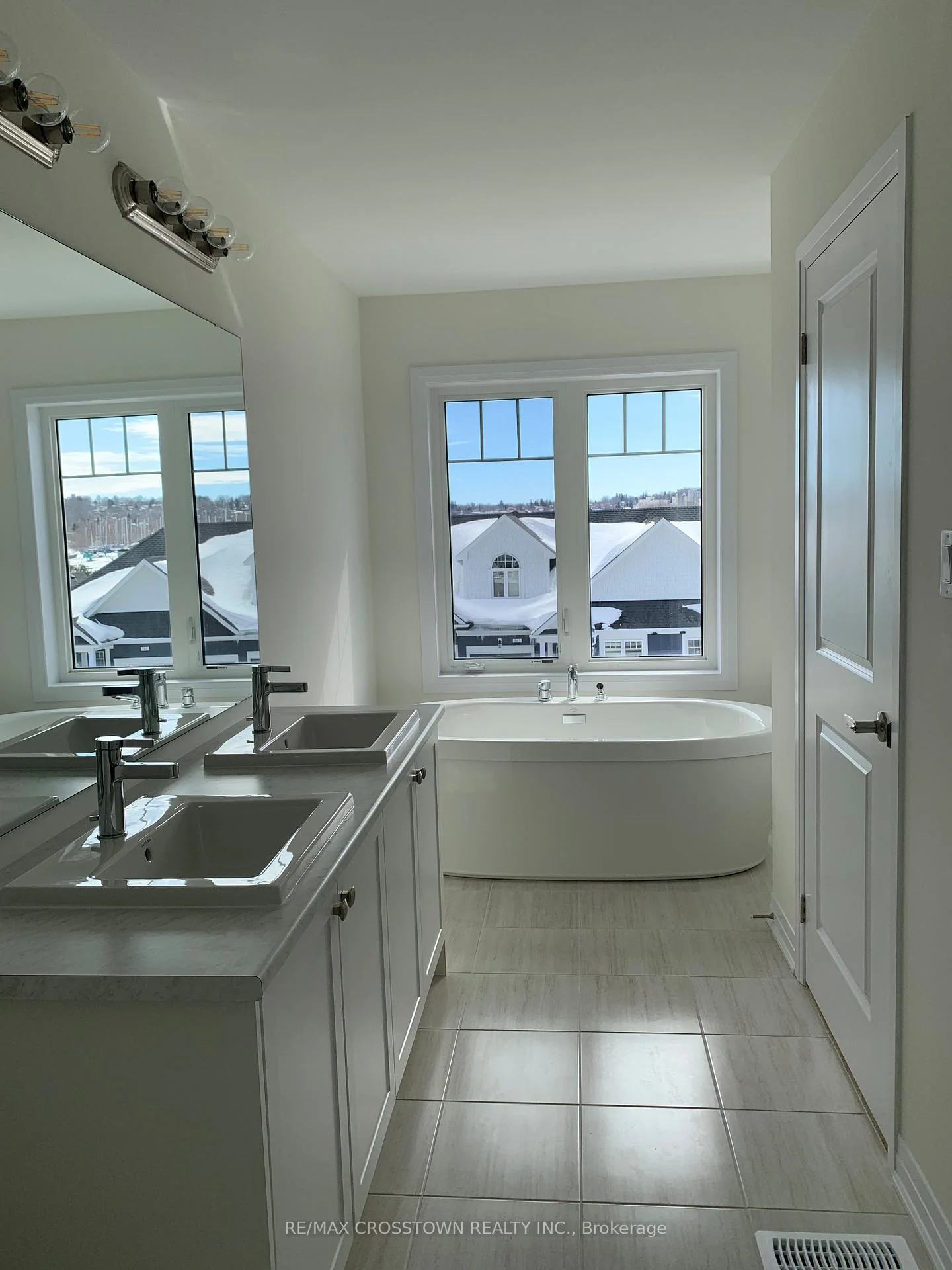 Photo 21 of 550 Hudson Crescent, Midland — HOMEH
