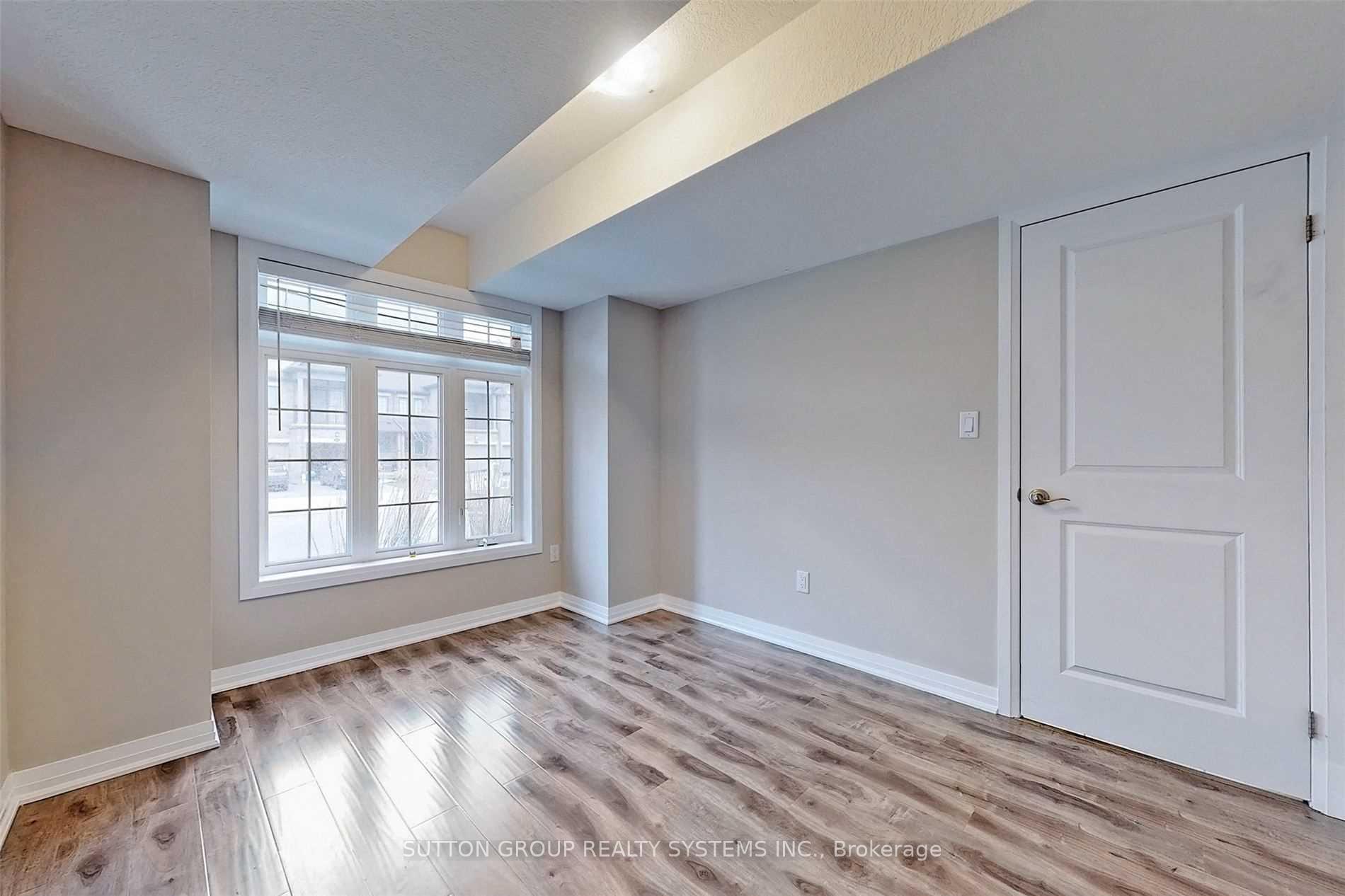 Photo 10 of 170 South Creek Drive, Kitchener, Doon South — HOMEH