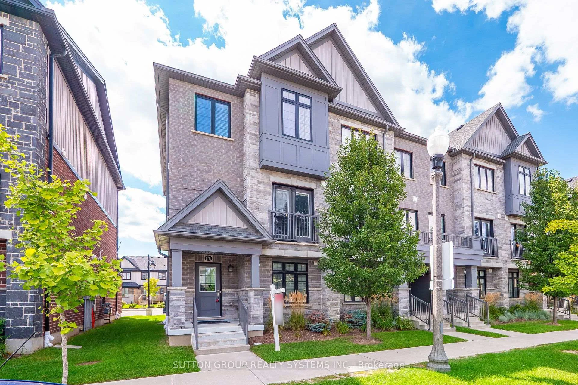 Photo 11 of 170 South Creek Drive, Kitchener, Doon South — HOMEH