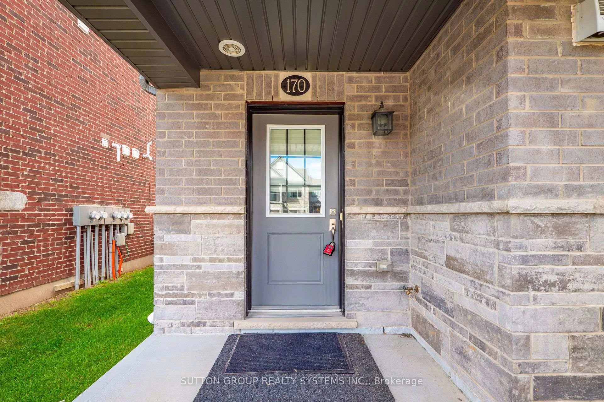 Photo 15 of 170 South Creek Drive, Kitchener, Doon South — HOMEH