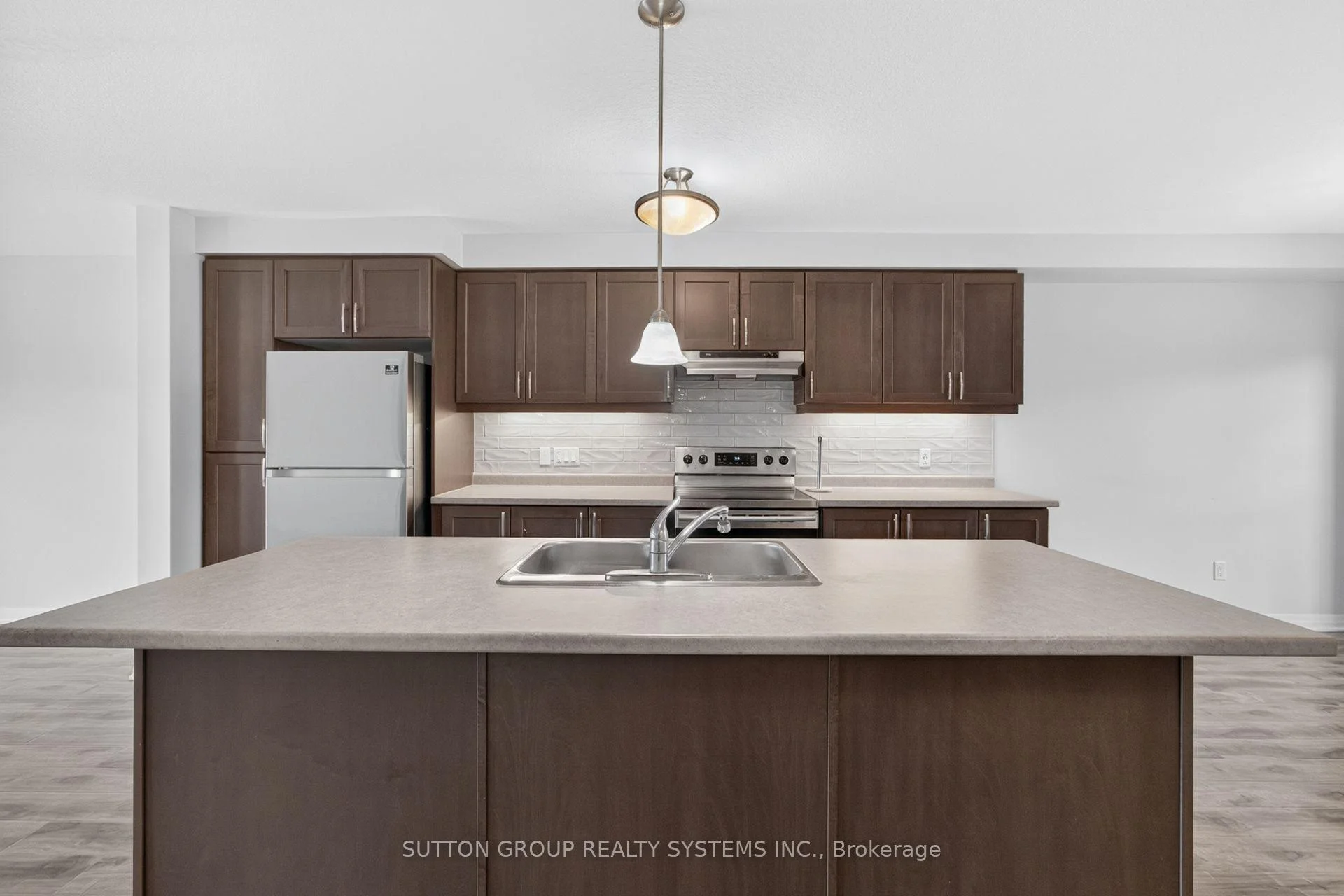 Photo 37 of 170 South Creek Drive, Kitchener, Doon South — HOMEH