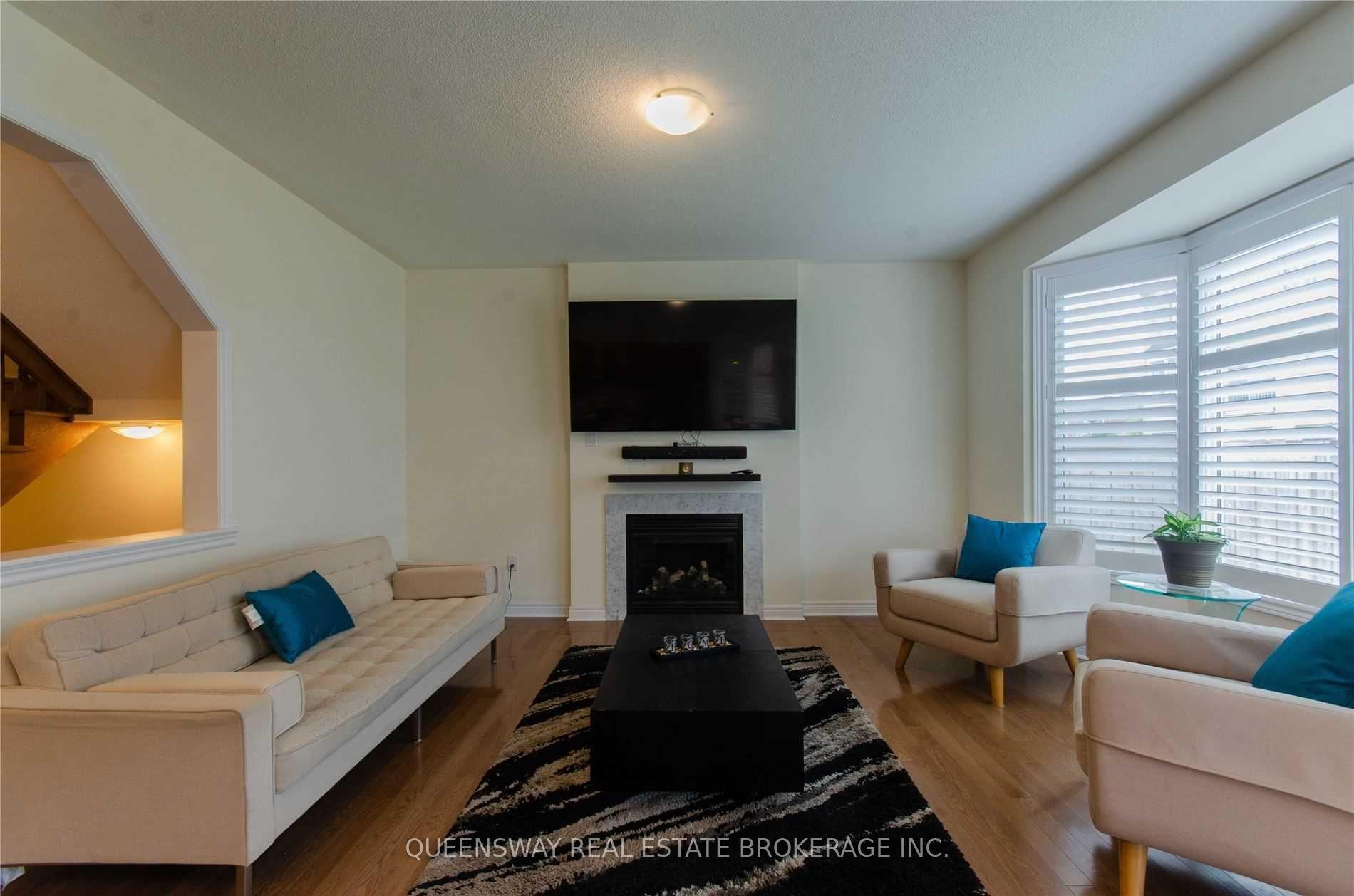 Photo 5 of 96 Busch Avenue, Markham, Berczy — HOMEH