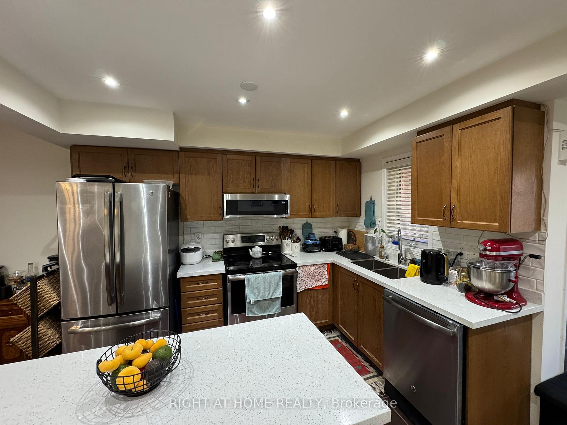 Photo 7 of 23 Linnell Street, Ajax, Central East — HOMEH