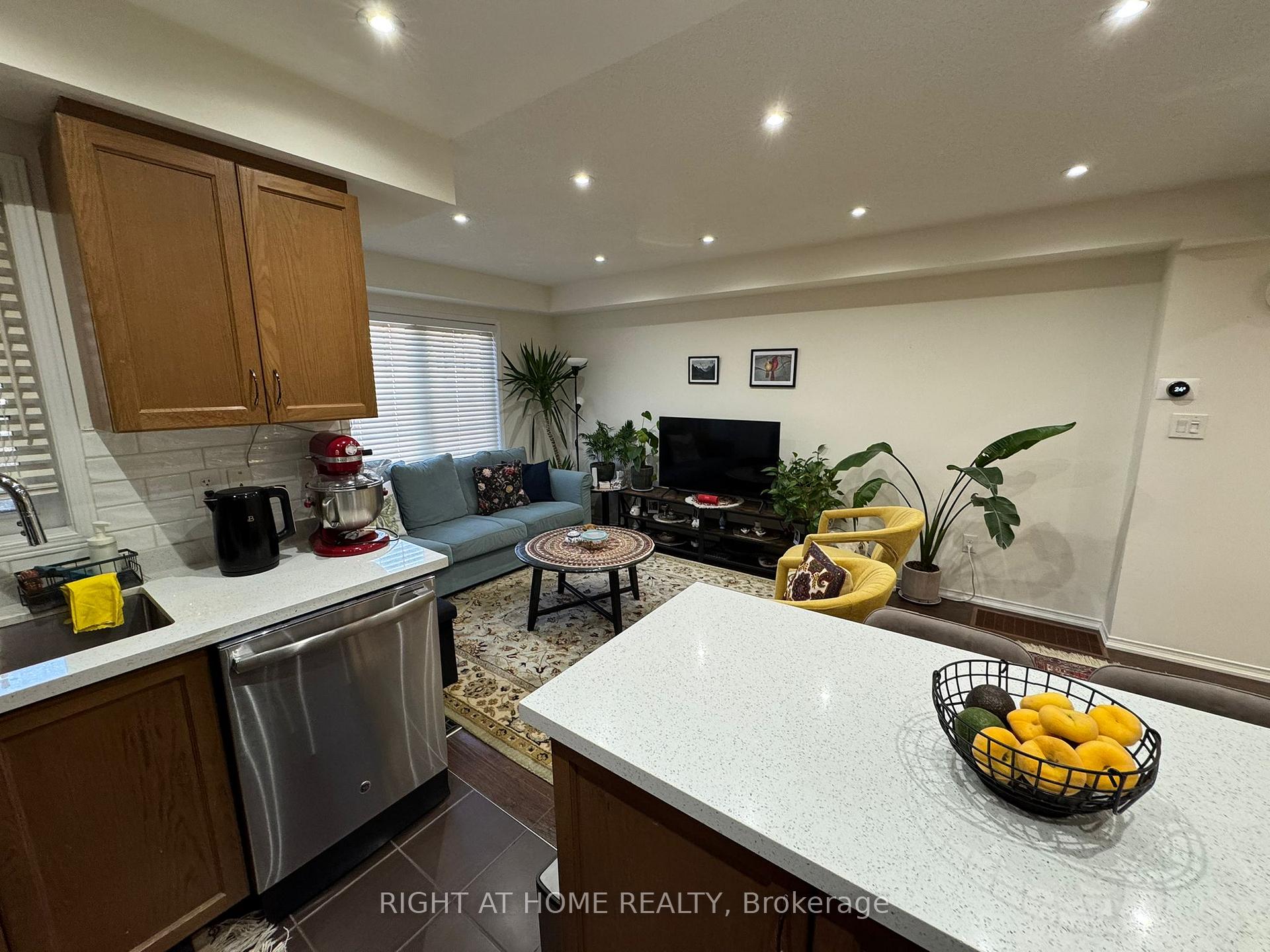 Photo 10 of 23 Linnell Street, Ajax, Central East — HOMEH