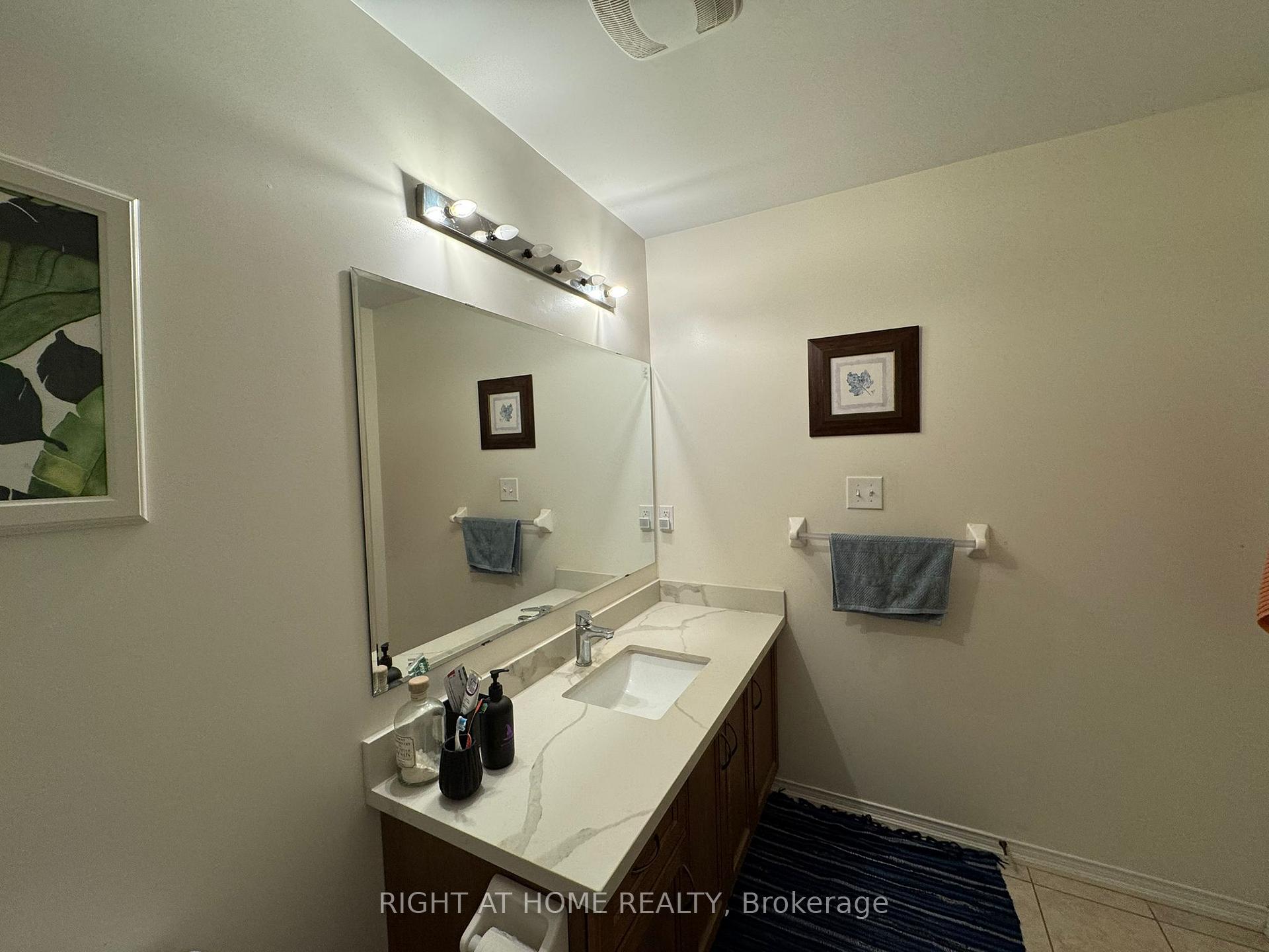 Photo 15 of 23 Linnell Street, Ajax, Central East — HOMEH