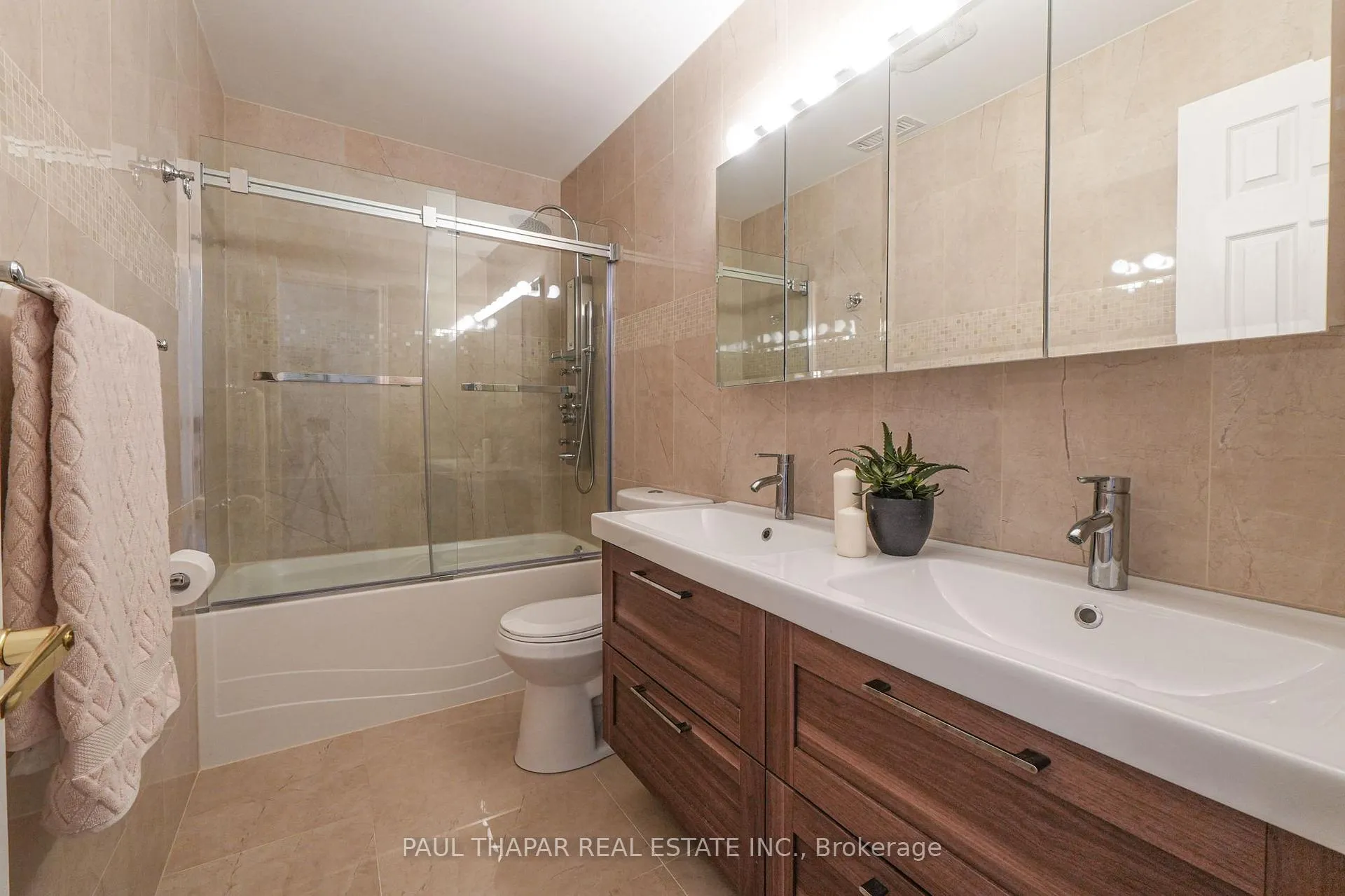 Photo 14 of 60 Seneca Hill Drive, North York, Don Valley Village — HOMEH