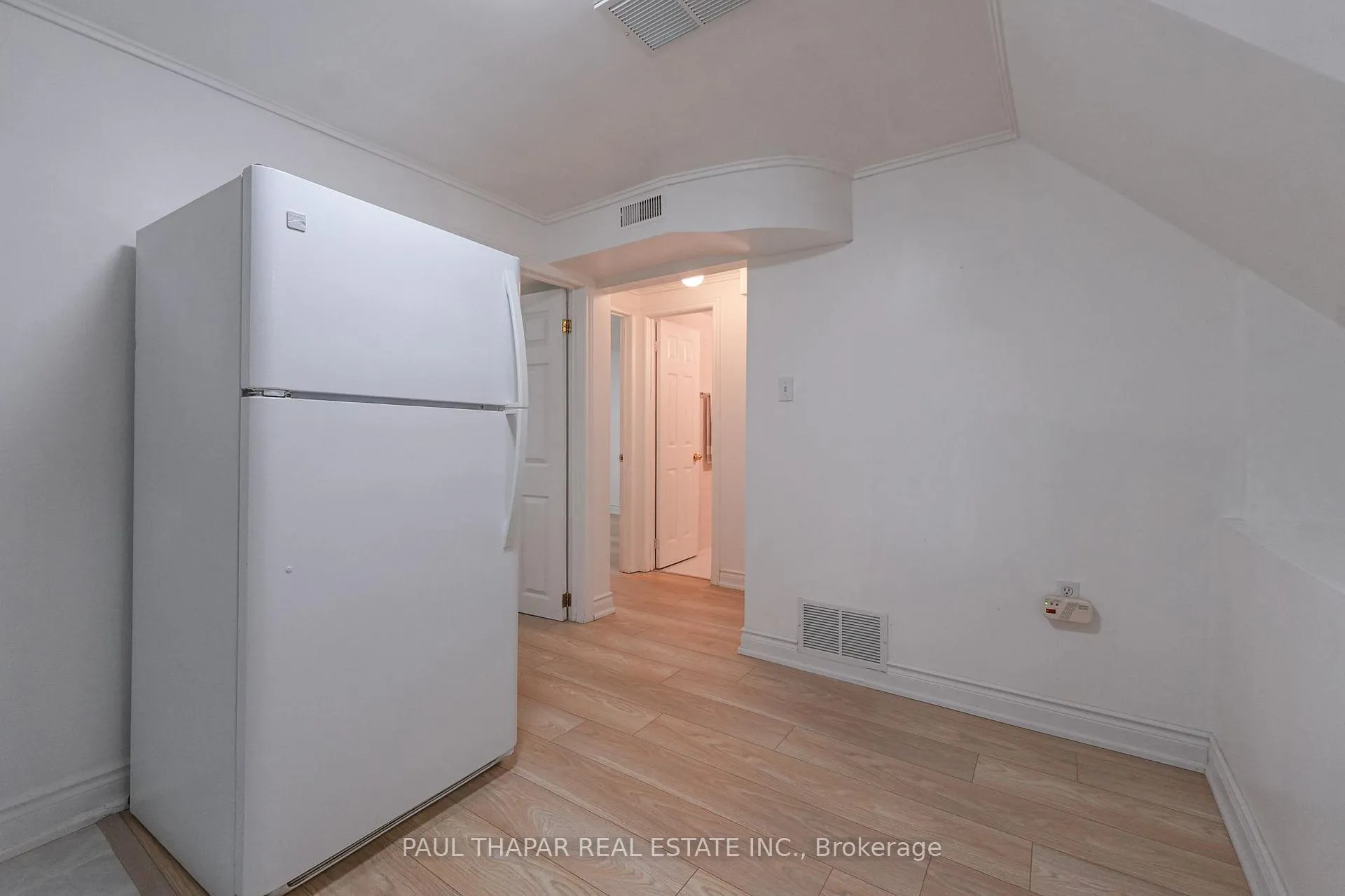 Photo 21 of 60 Seneca Hill Drive, North York, Don Valley Village — HOMEH