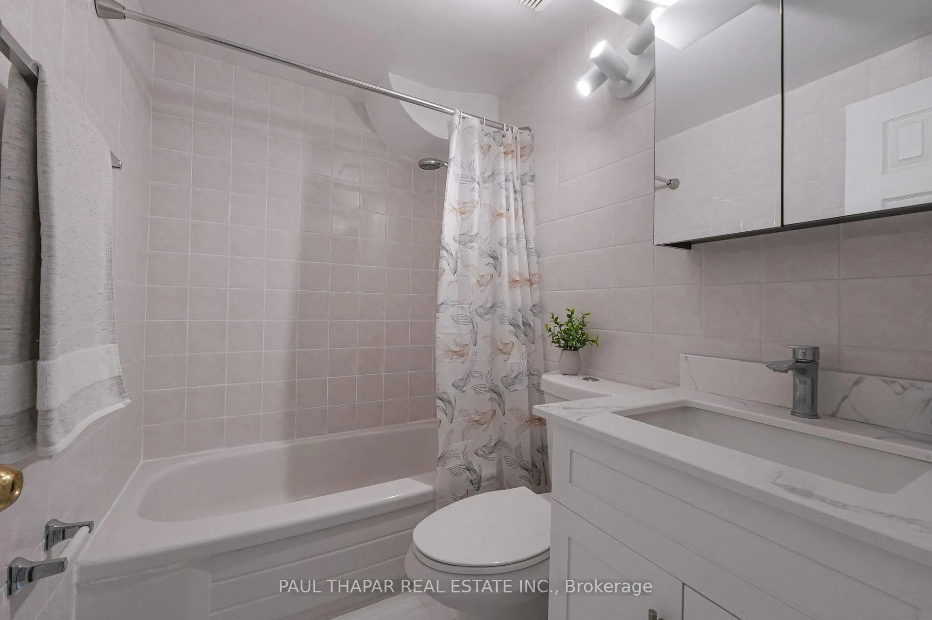 Photo 23 of 60 Seneca Hill Drive, North York, Don Valley Village — HOMEH