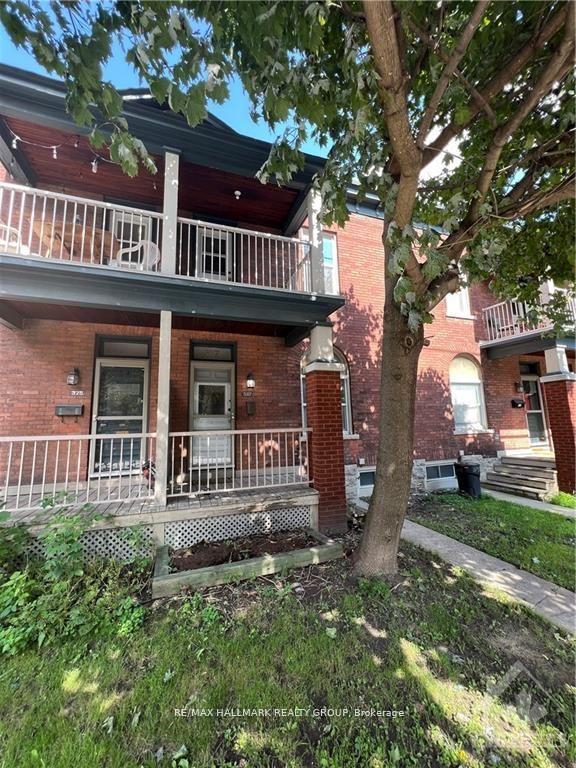 Front of 377 Lyon Street N