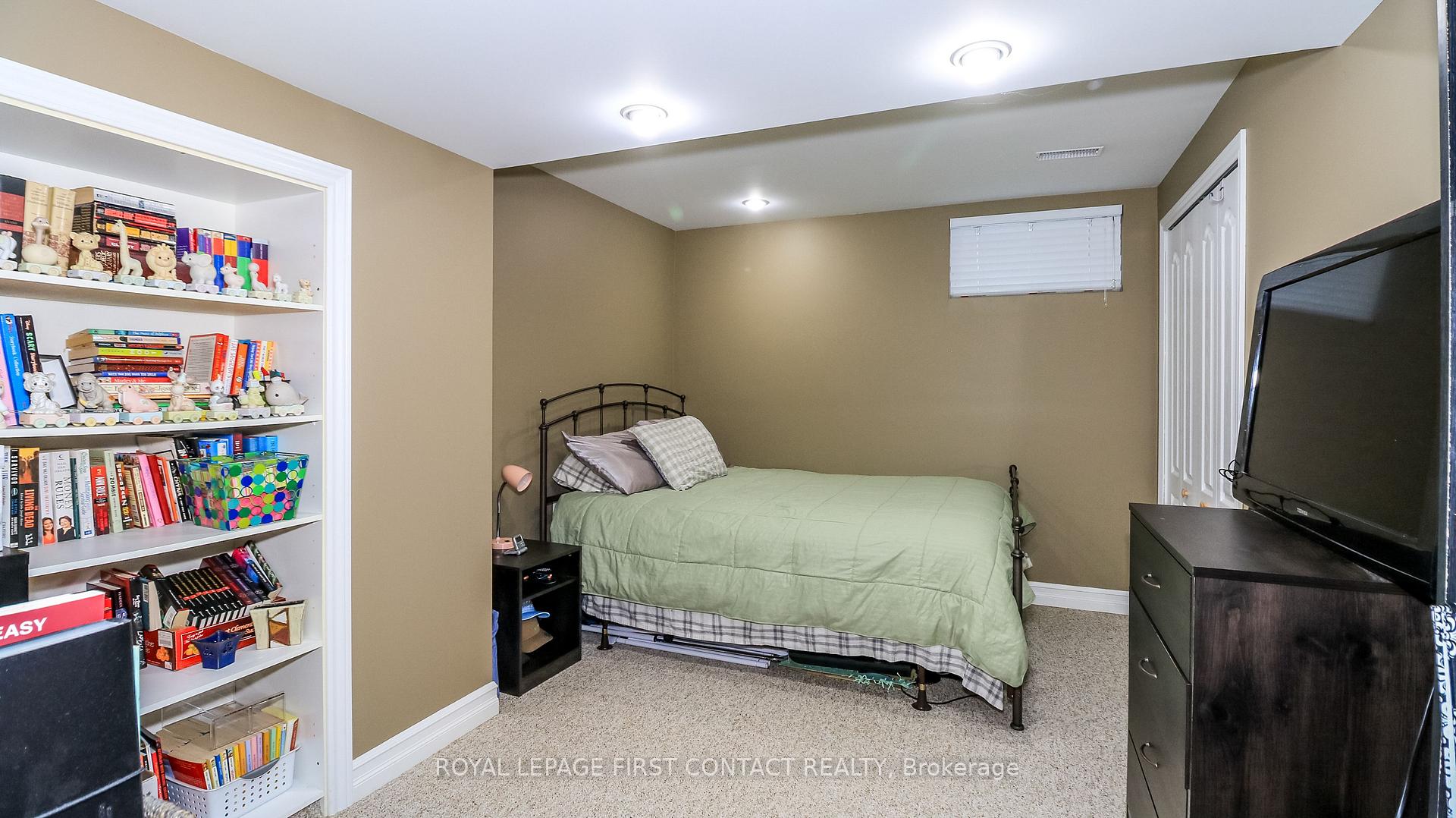 Photo 24 of 79 White Elm Road, Barrie, Holly — HOMEH