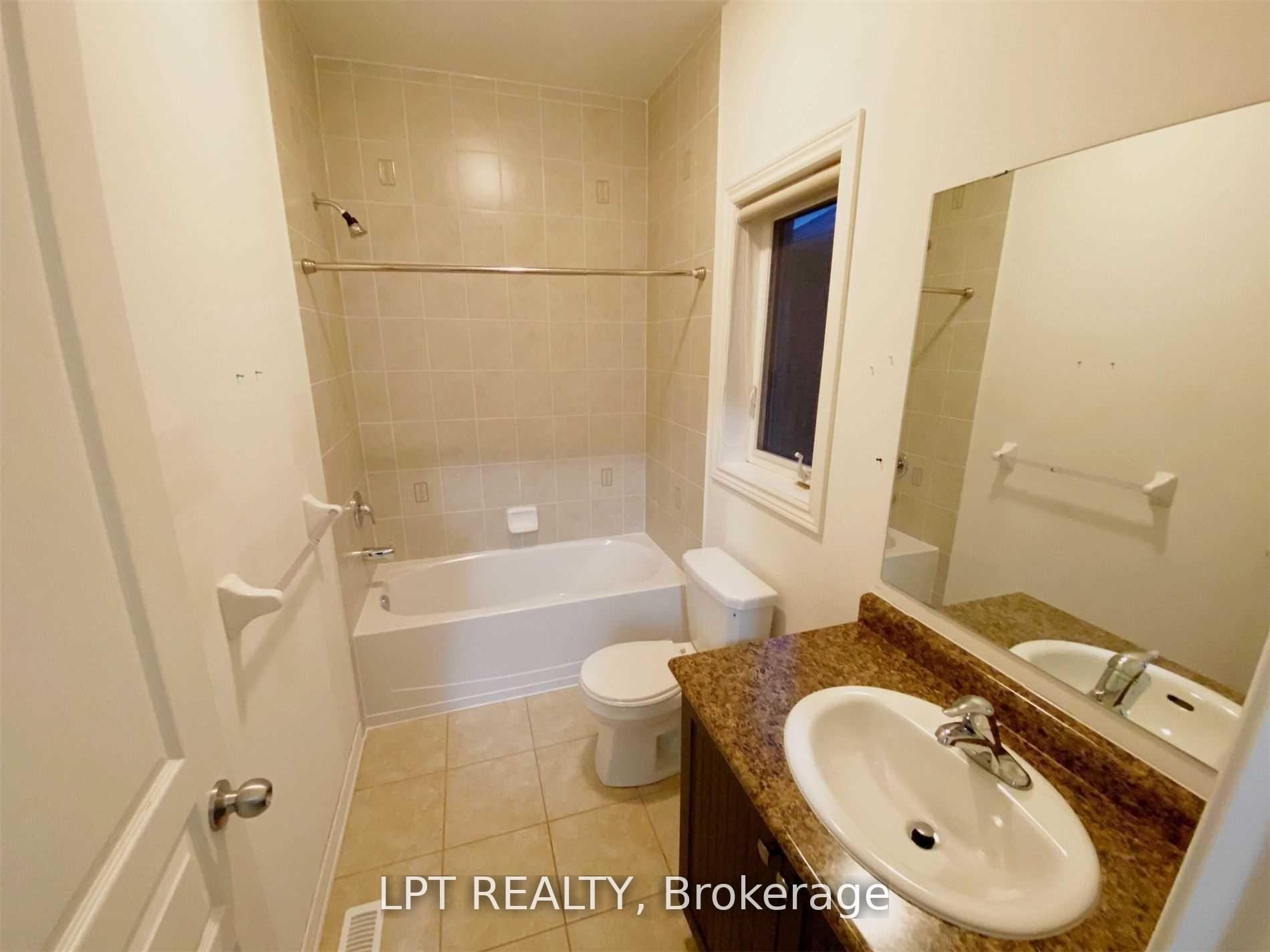 Photo 7 of 35 Humberstone Crescent, Brampton, Northwest Brampton — HOMEH