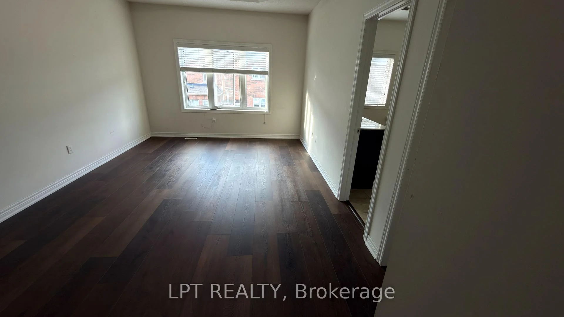 Photo 13 of 35 Humberstone Crescent, Brampton, Northwest Brampton — HOMEH