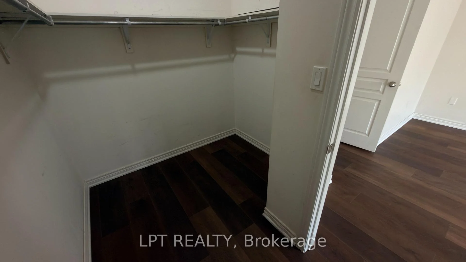 Photo 14 of 35 Humberstone Crescent, Brampton, Northwest Brampton — HOMEH
