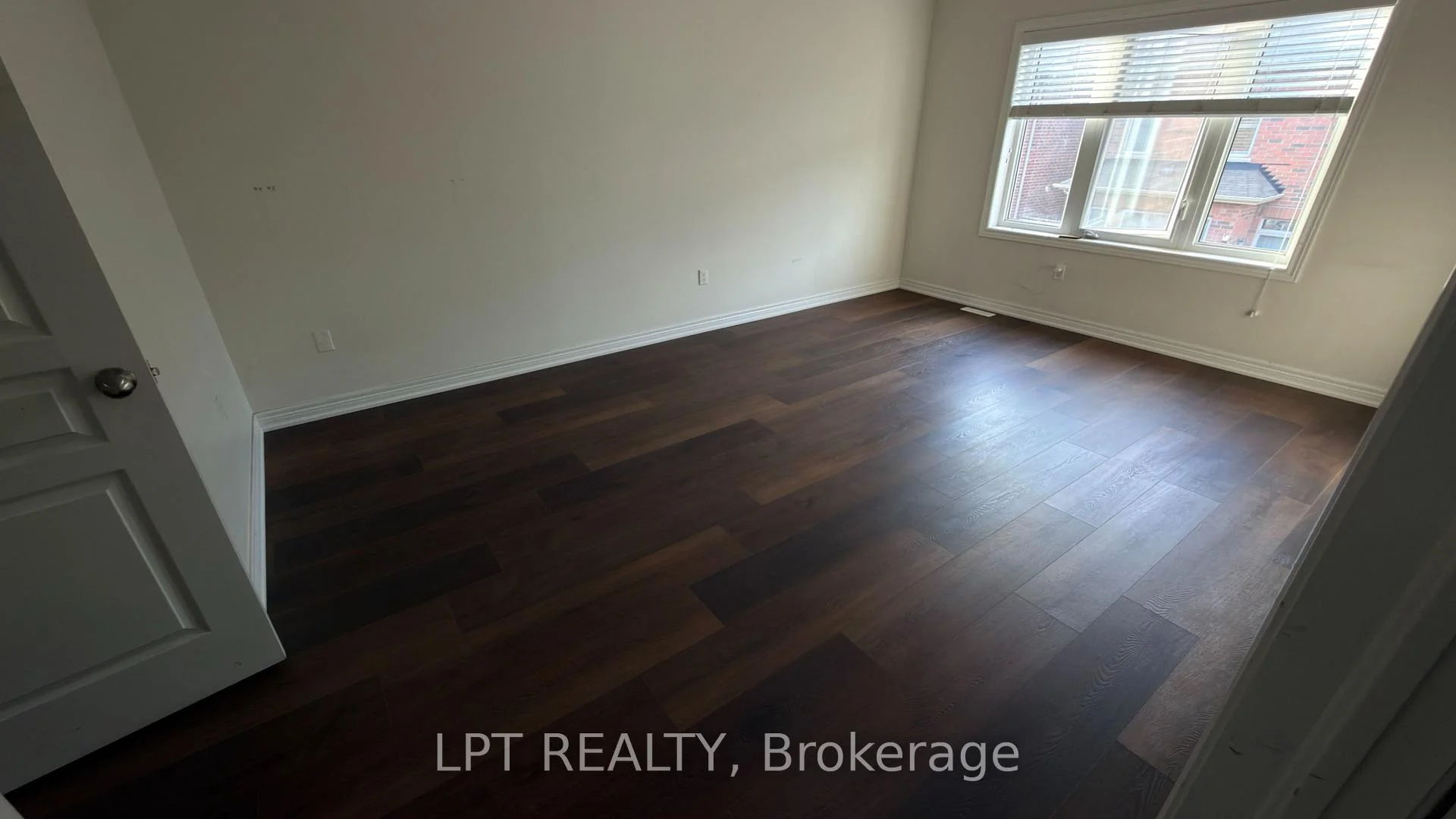 Photo 15 of 35 Humberstone Crescent, Brampton, Northwest Brampton — HOMEH