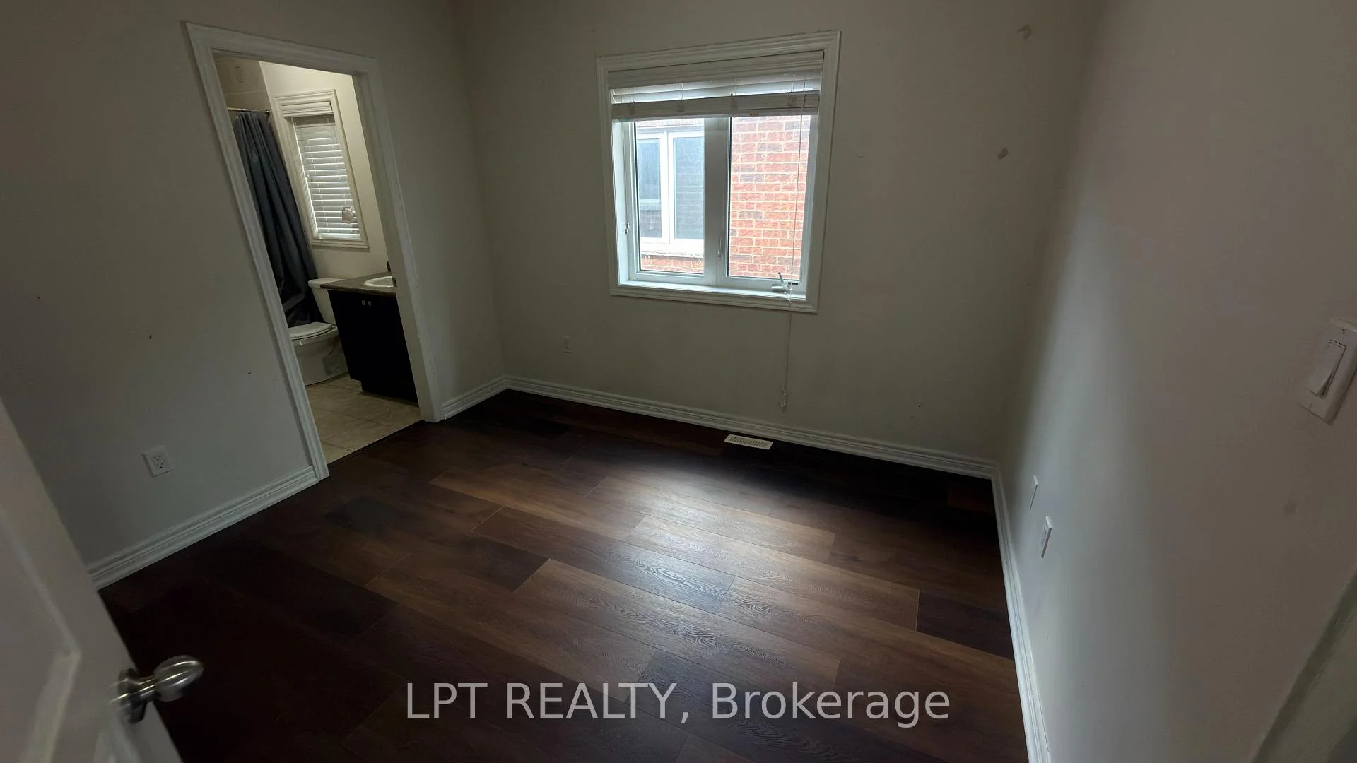 Photo 16 of 35 Humberstone Crescent, Brampton, Northwest Brampton — HOMEH