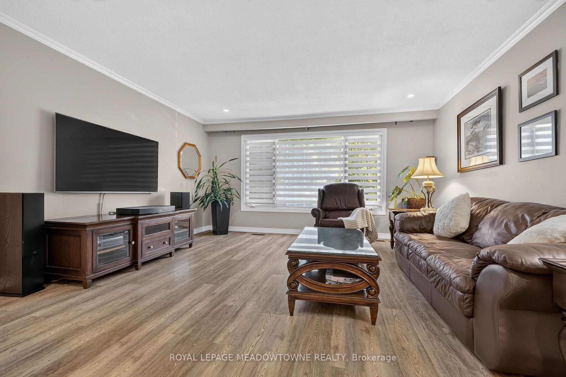 Photo 6 of 30 Metcalfe Court, Halton Hills, Georgetown — HOMEH
