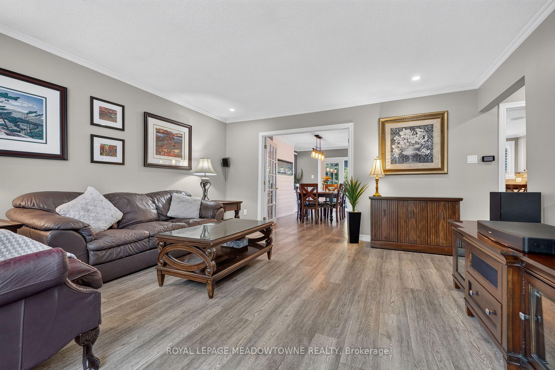 Photo 7 of 30 Metcalfe Court, Halton Hills, Georgetown — HOMEH