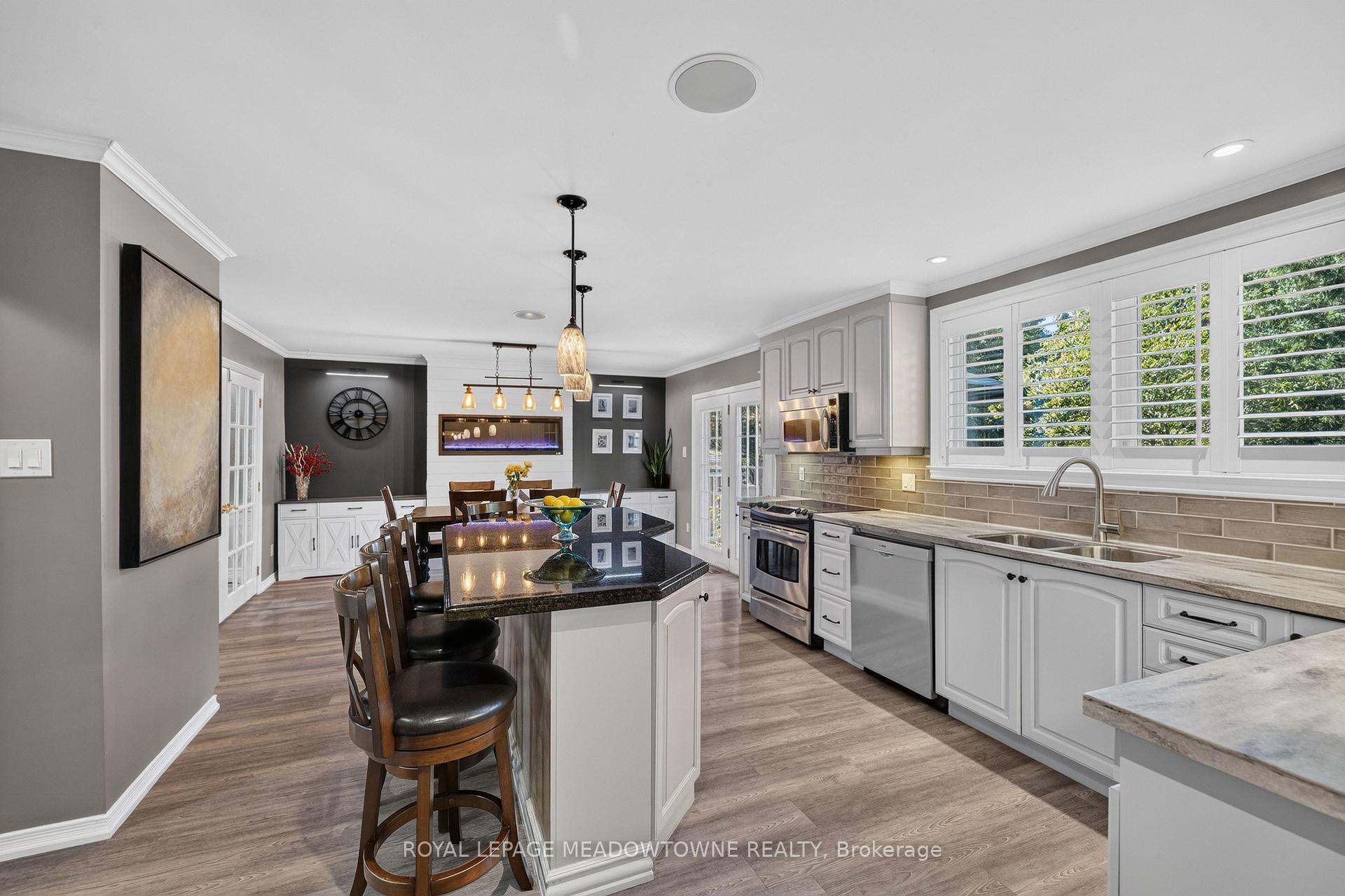 Photo 14 of 30 Metcalfe Court, Halton Hills, Georgetown — HOMEH