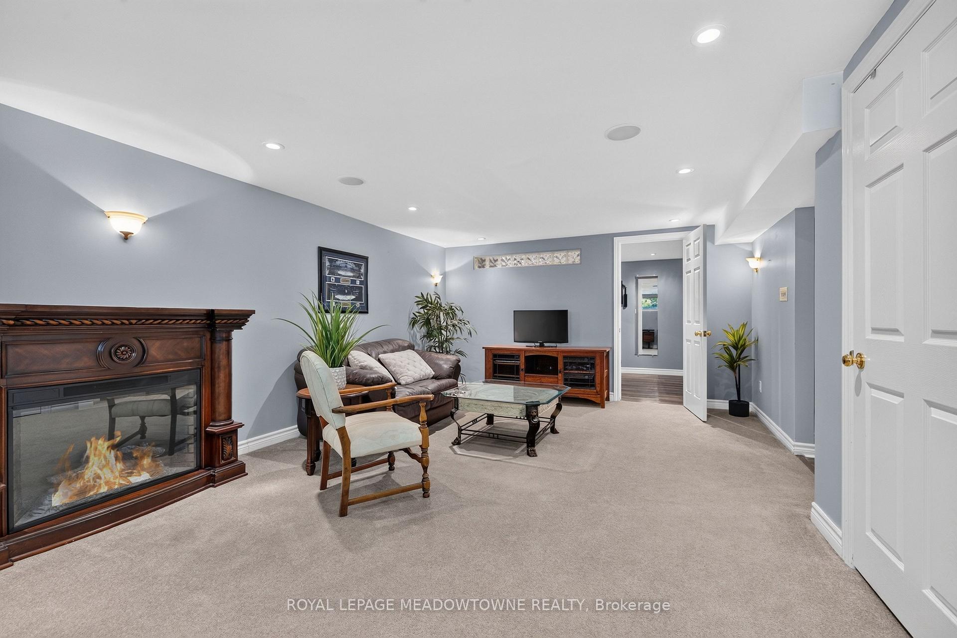 Photo 31 of 30 Metcalfe Court, Halton Hills, Georgetown — HOMEH