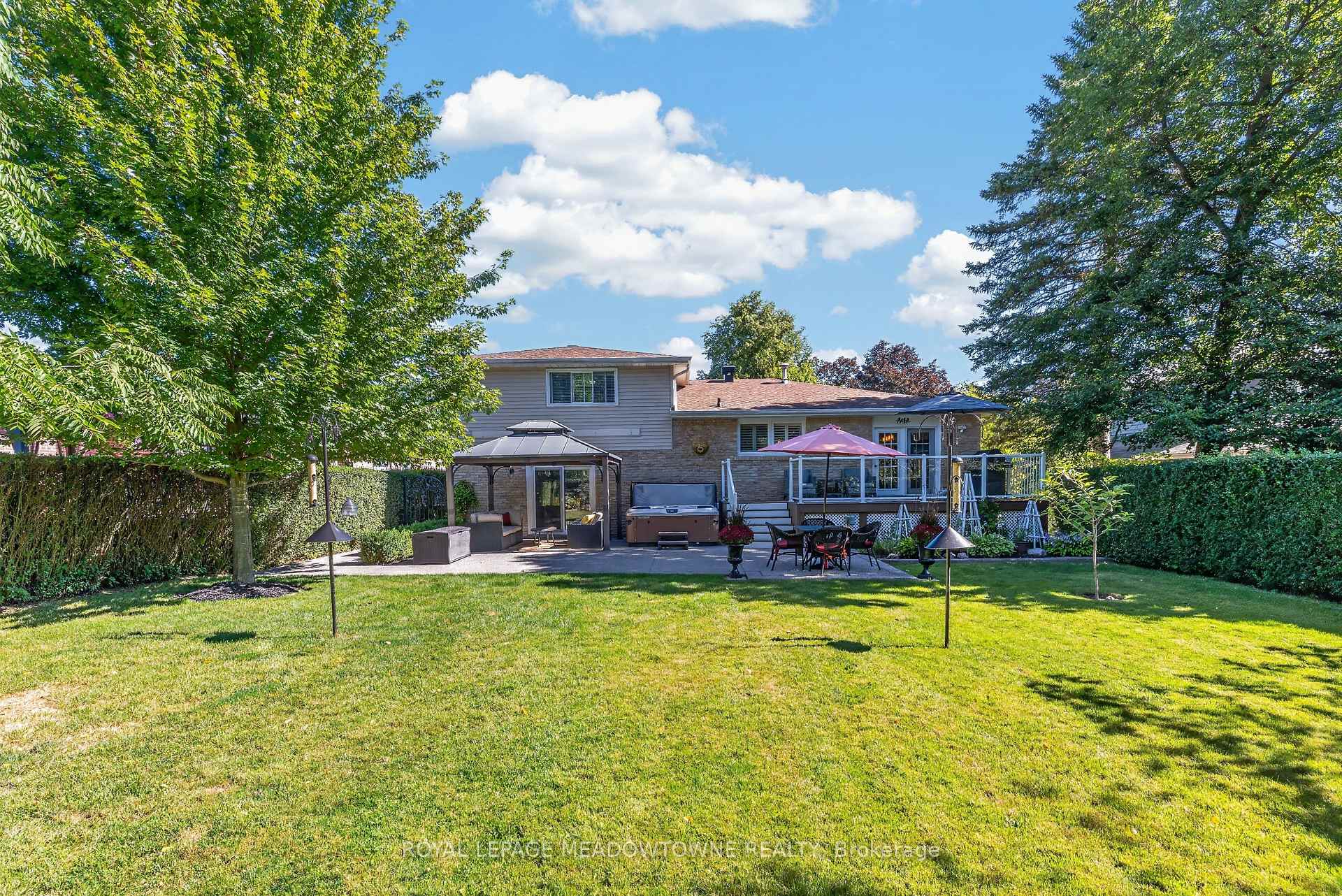 Photo 39 of 30 Metcalfe Court, Halton Hills, Georgetown — HOMEH