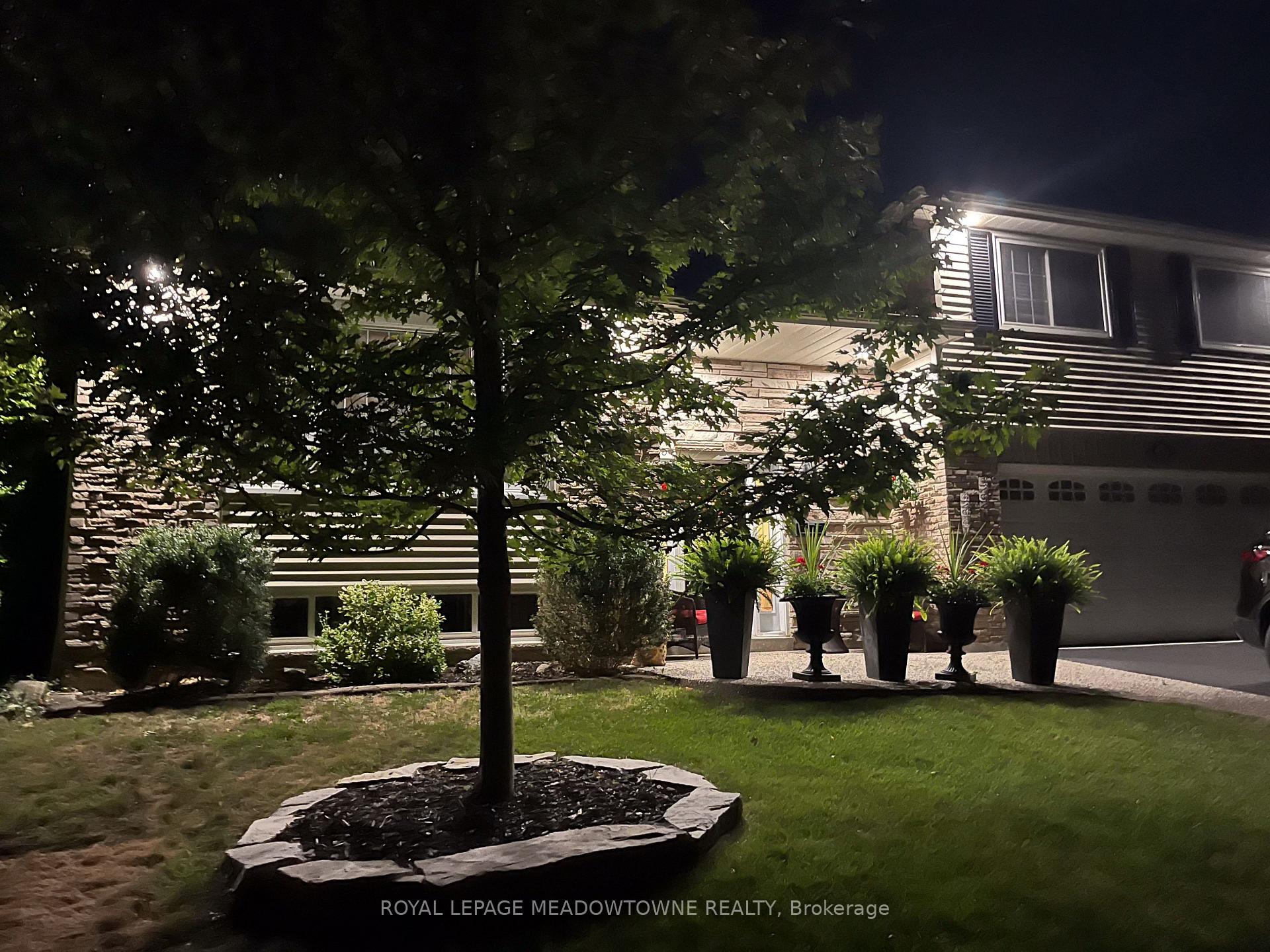 Photo 45 of 30 Metcalfe Court, Halton Hills, Georgetown — HOMEH