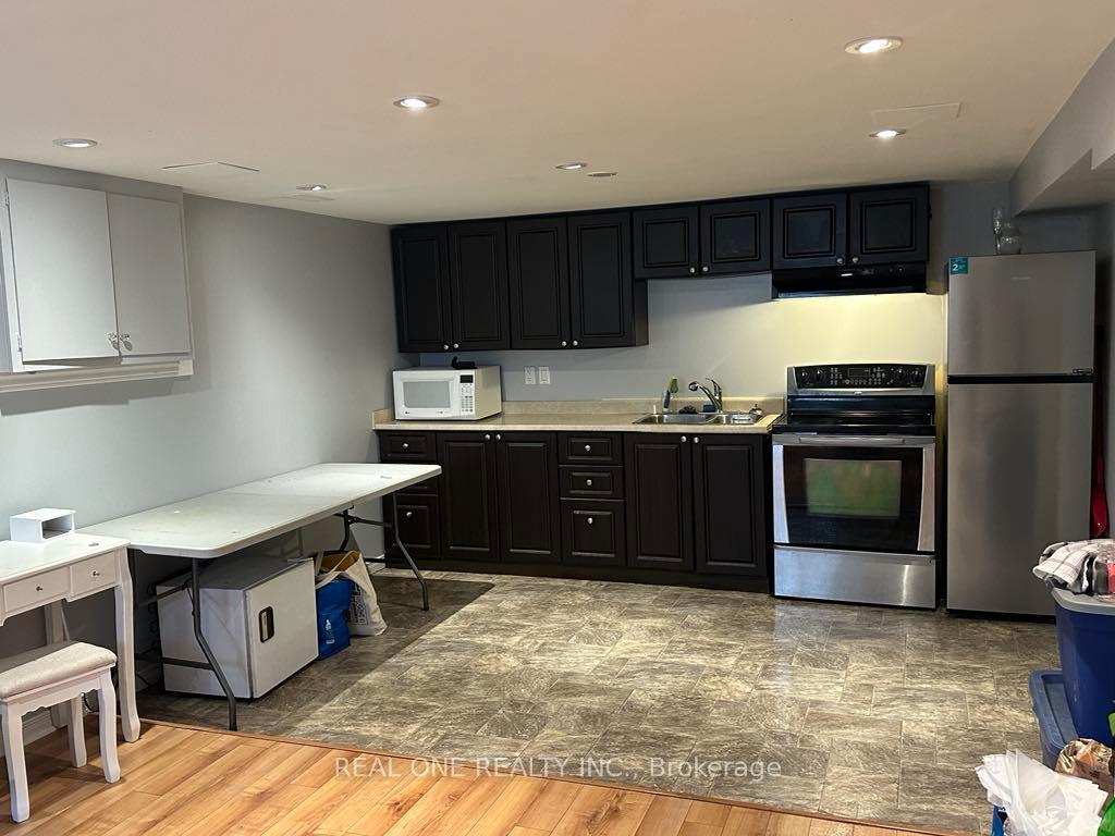 Photo 3 of Unit - Bsmt, 45 River Road, Mississauga, Streetsville — HOMEH