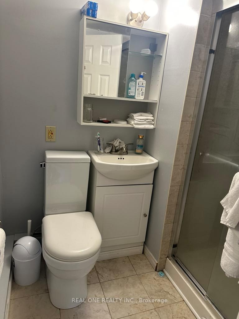 Photo 5 of Unit - Bsmt, 45 River Road, Mississauga, Streetsville — HOMEH