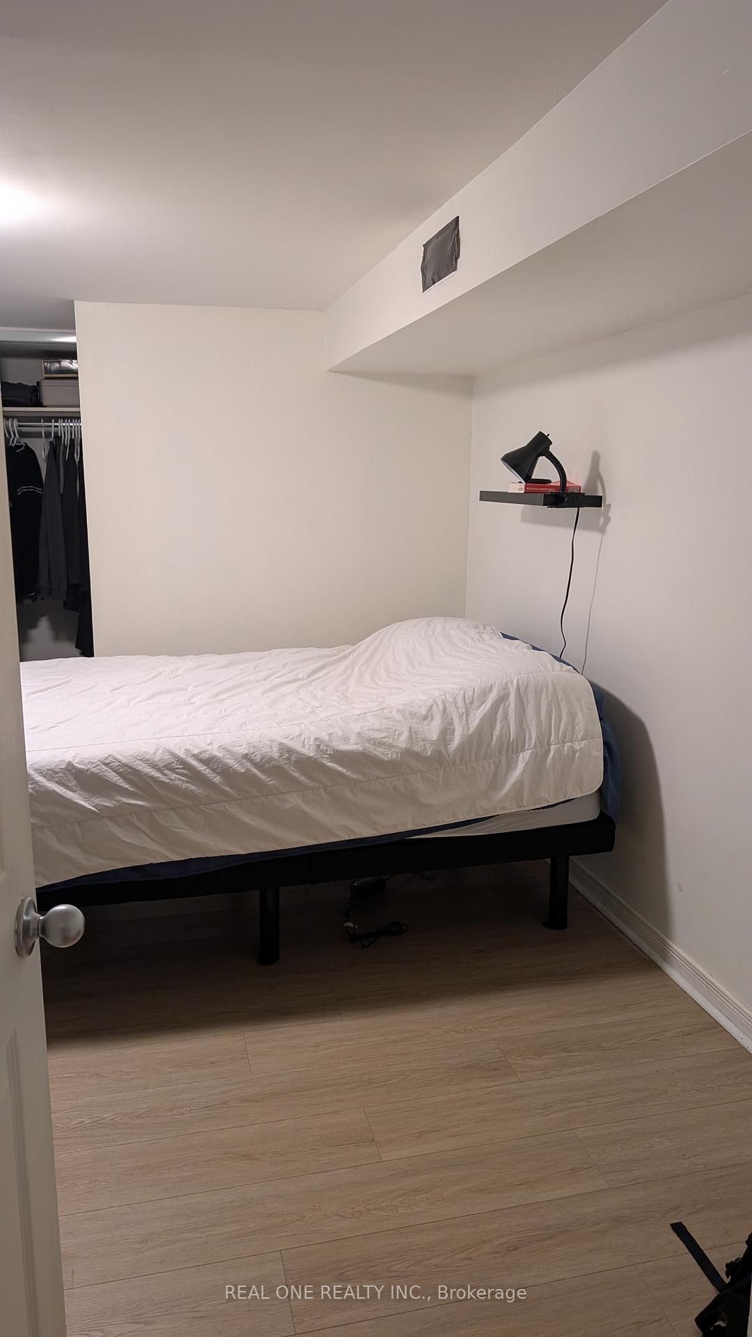 Photo 7 of Unit - Bsmt, 45 River Road, Mississauga, Streetsville — HOMEH