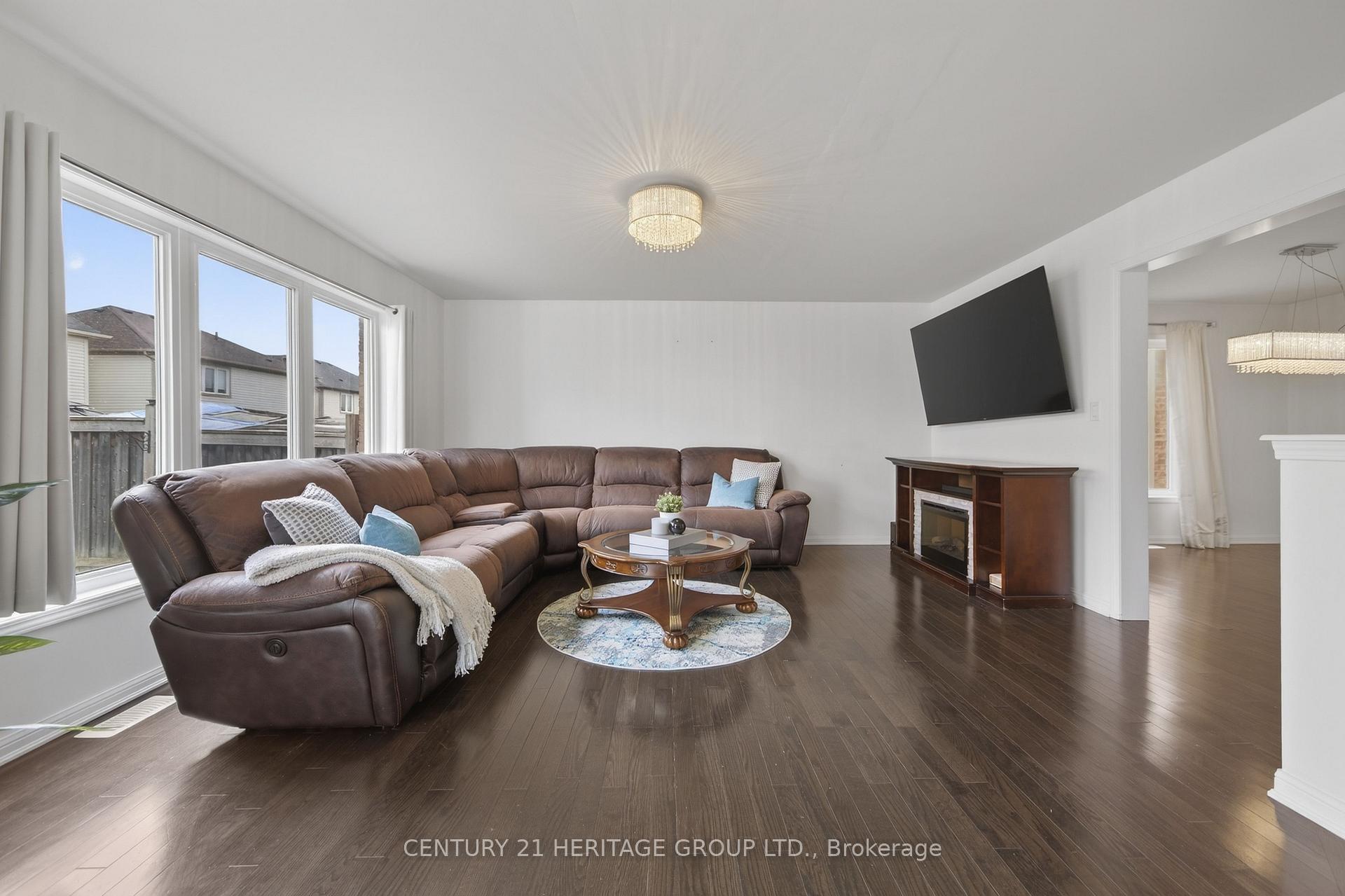 Photo 11 of 17 Gordon Drive, New Tecumseth, Alliston — HOMEH