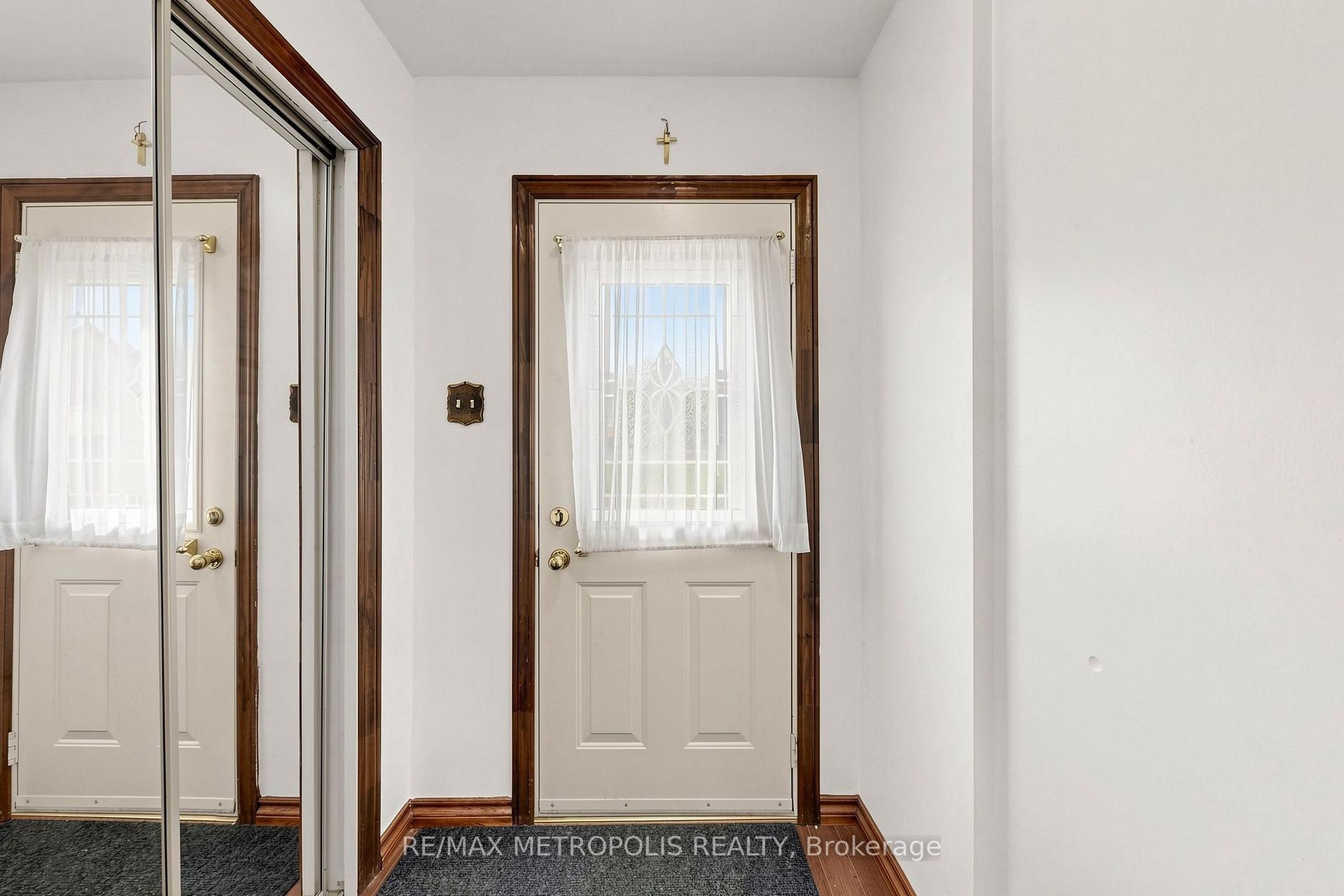 Photo 5 of Unit 96, 580 Eyer Drive, Pickering, West Shore — HOMEH