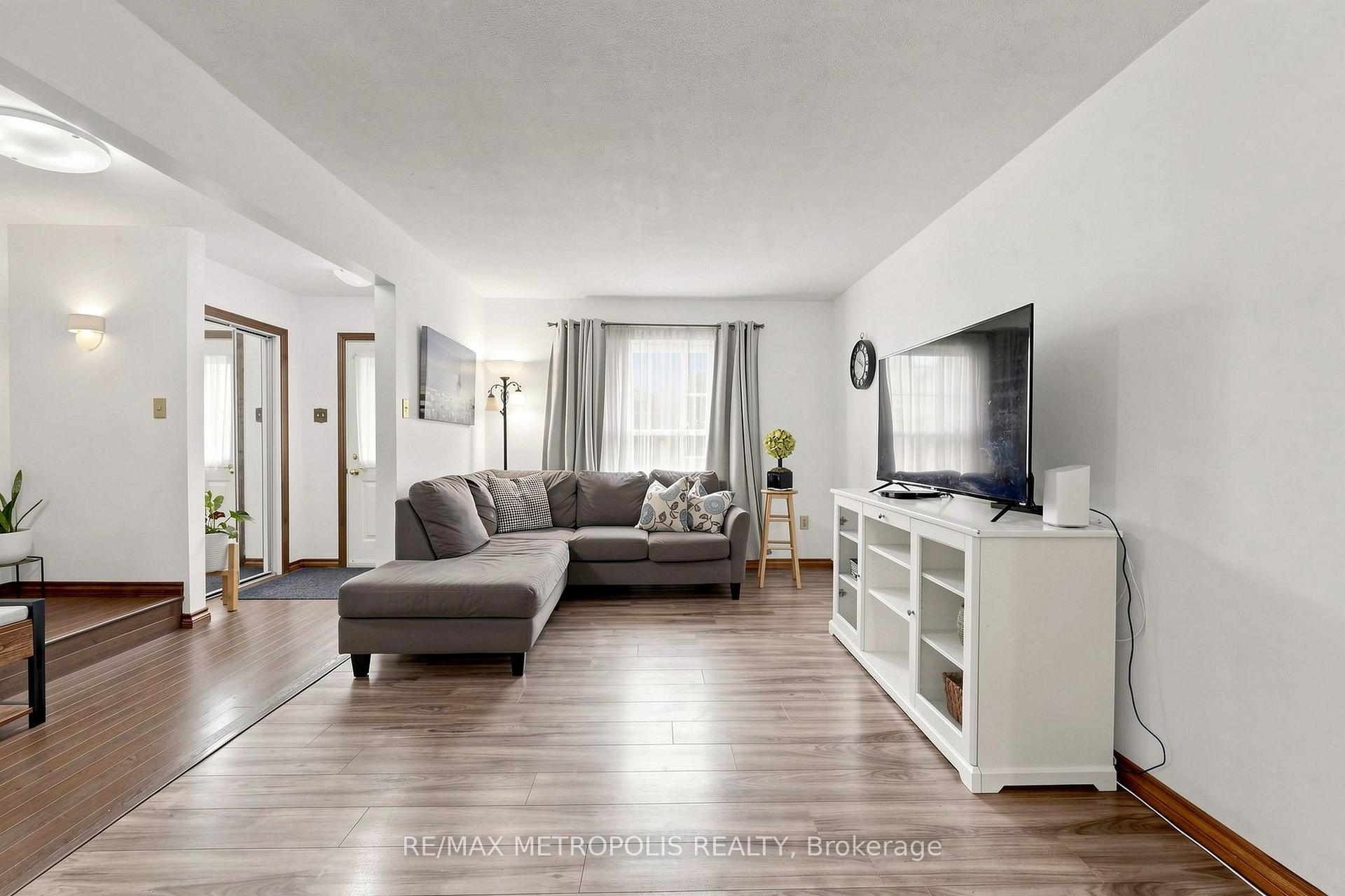 Photo 6 of Unit 96, 580 Eyer Drive, Pickering, West Shore — HOMEH