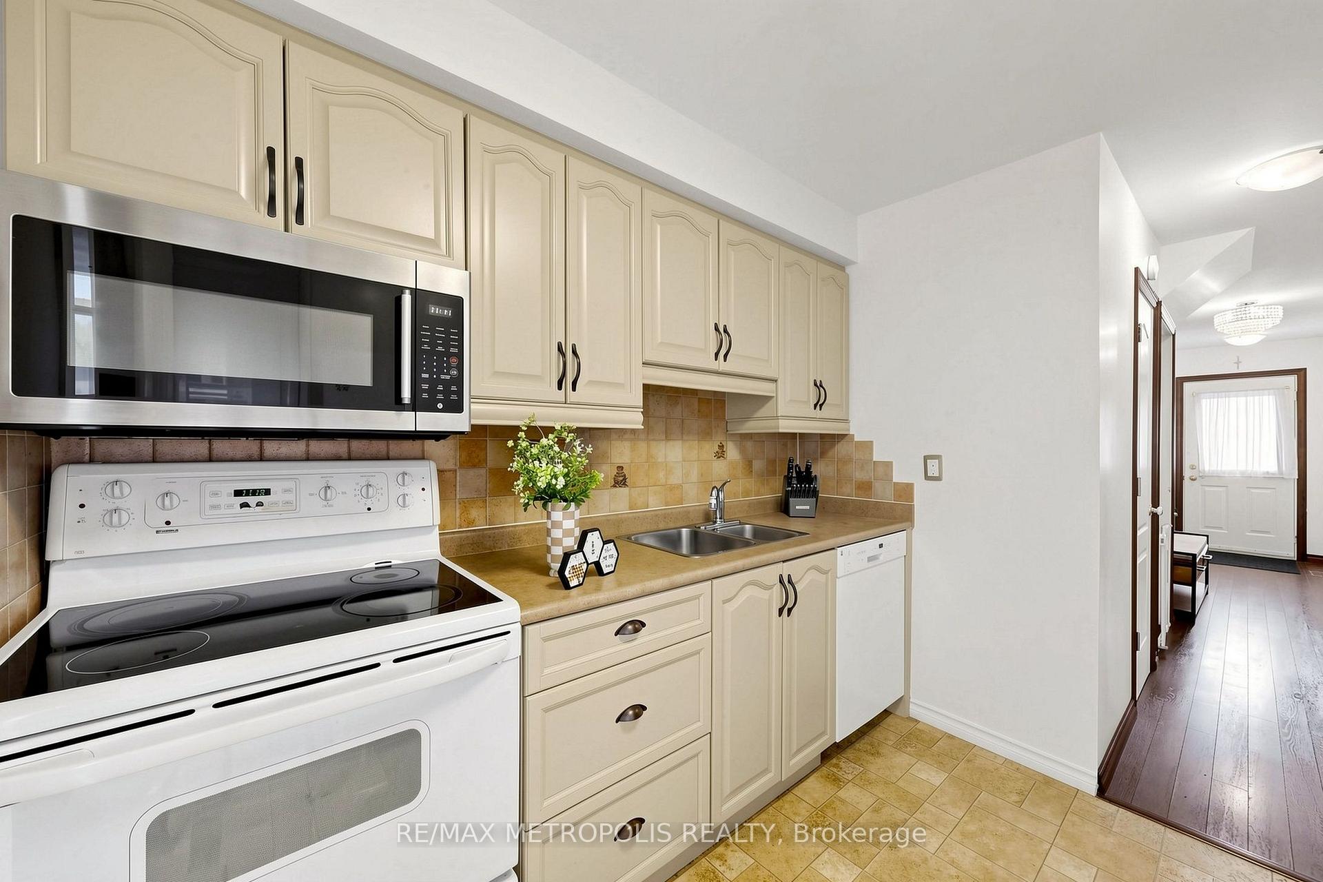 Photo 16 of Unit 96, 580 Eyer Drive, Pickering, West Shore — HOMEH
